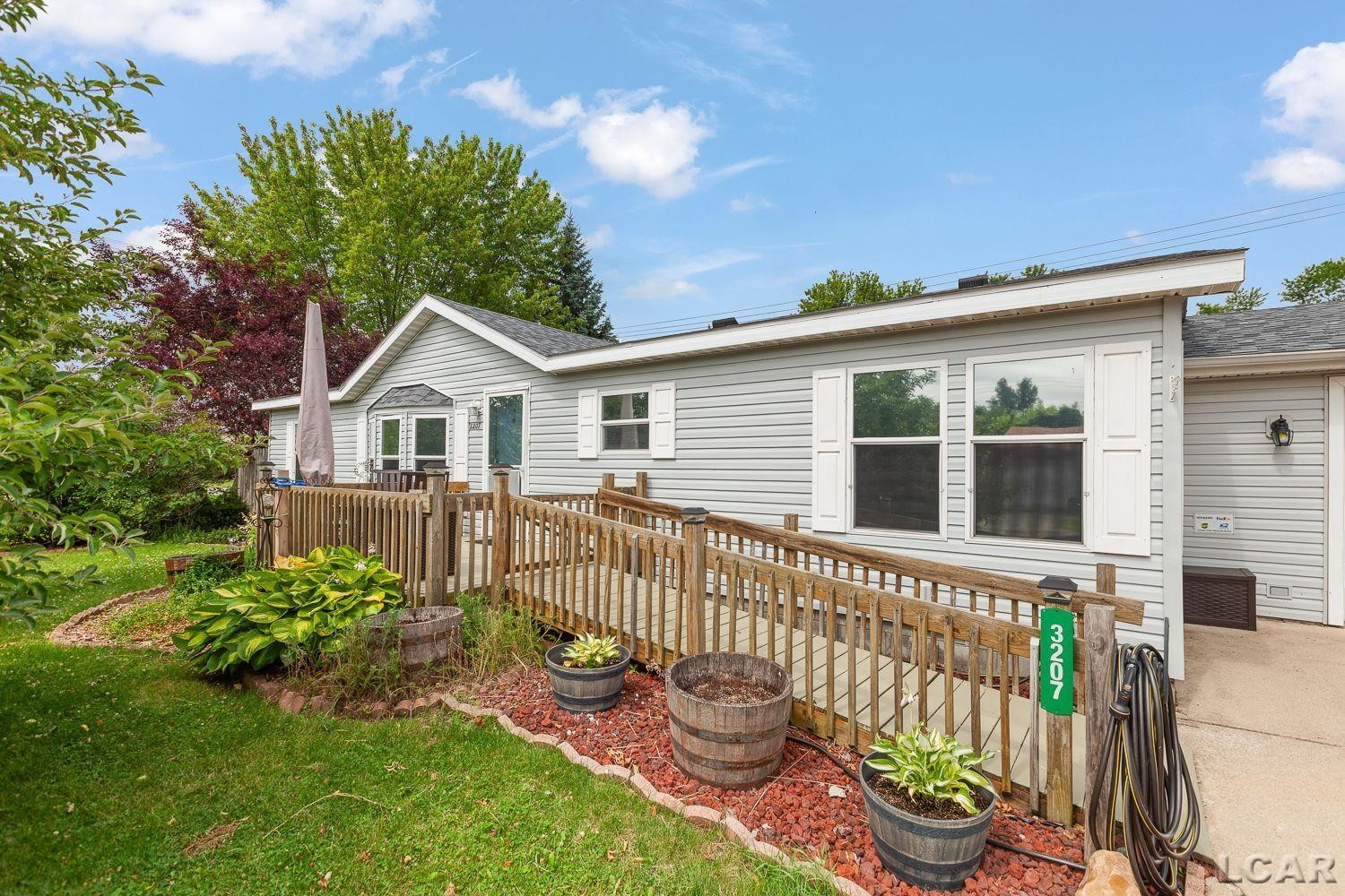 3207 Erie Shore Drive, Monroe, MI 48162
