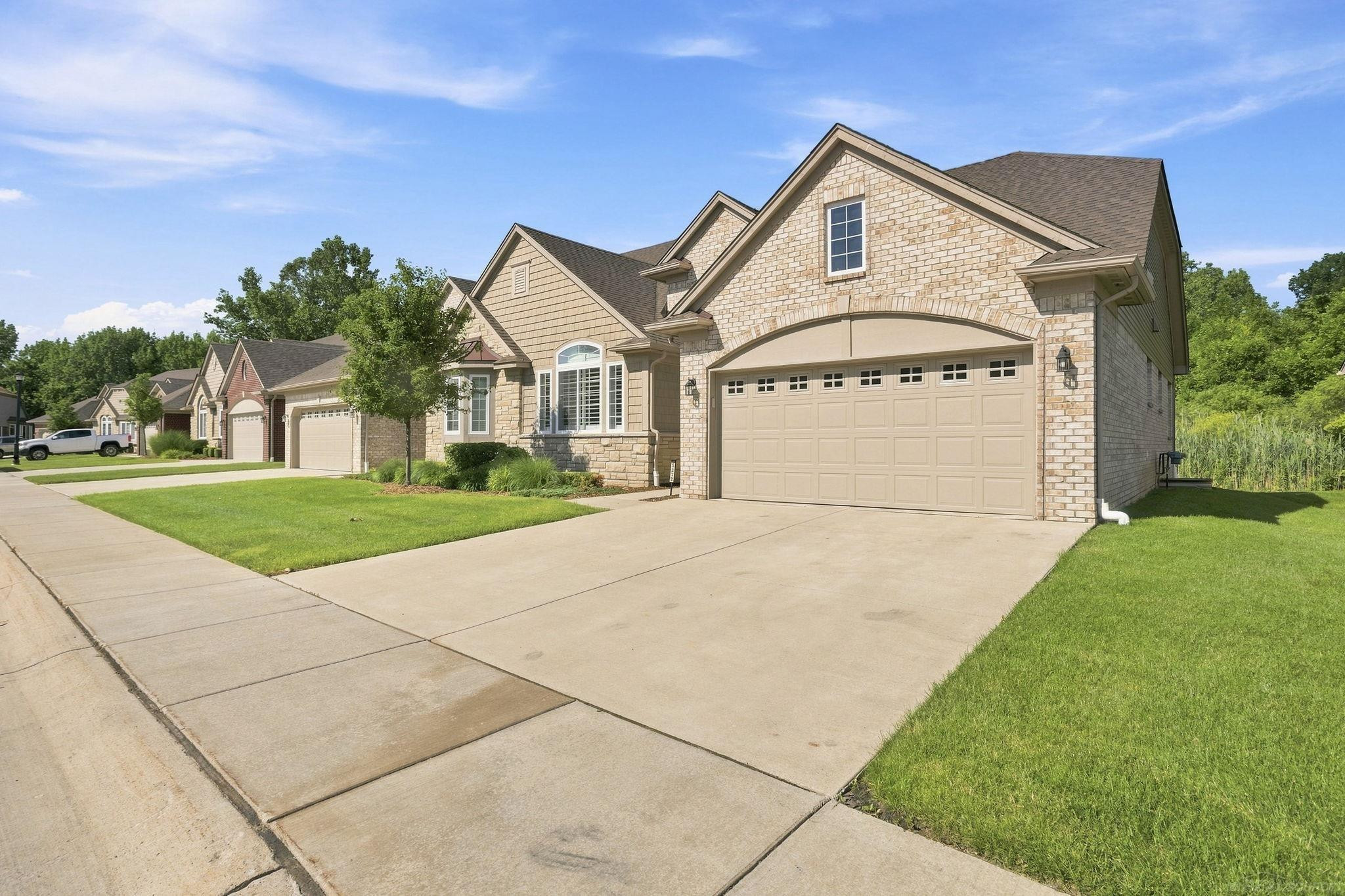 5272 Hawkseye Trace, Warren, MI 48092 — Photo 2