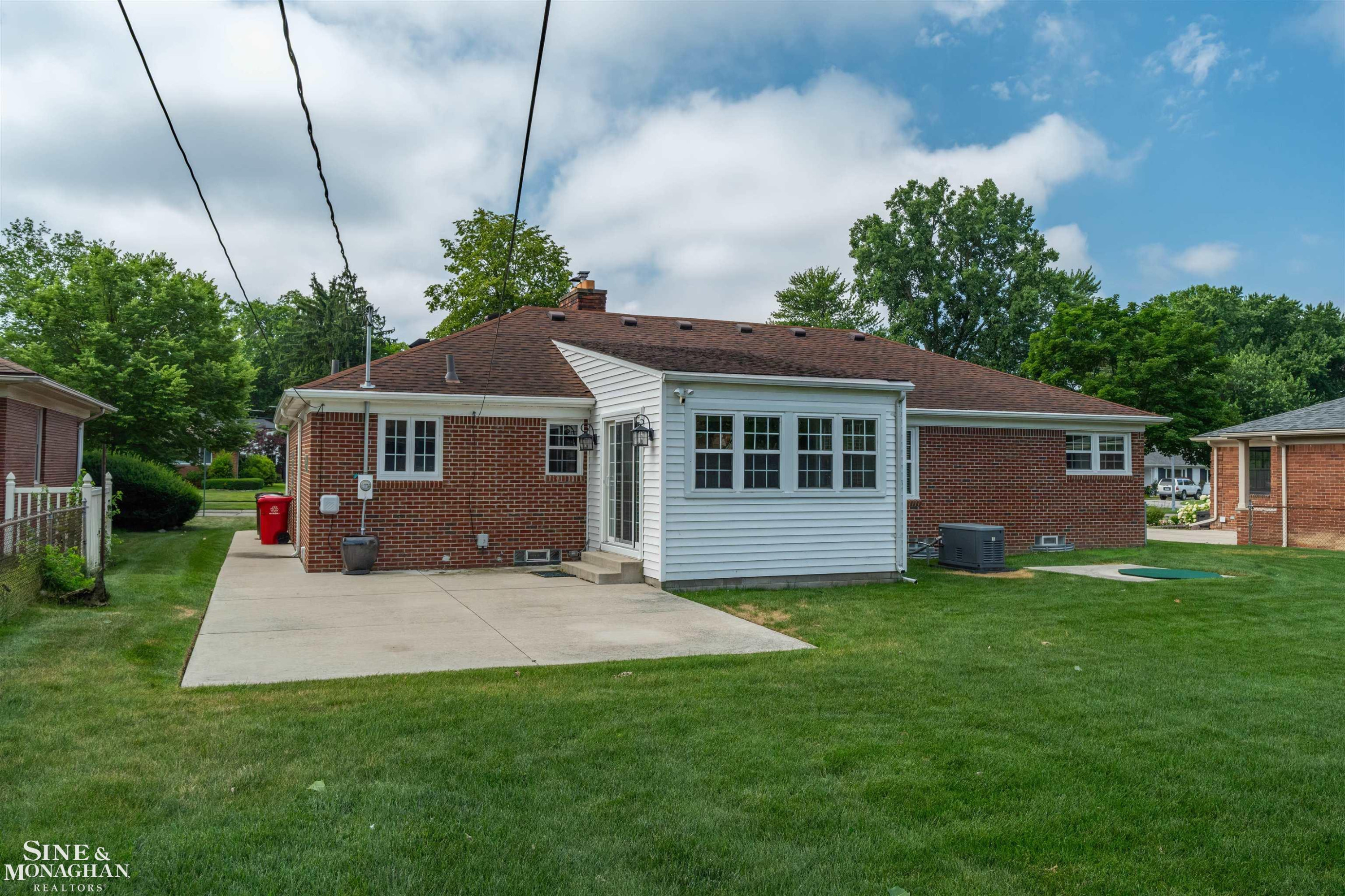 816 Hidden Lane, Grosse Pointe Woods, MI 48236 — Photo 35