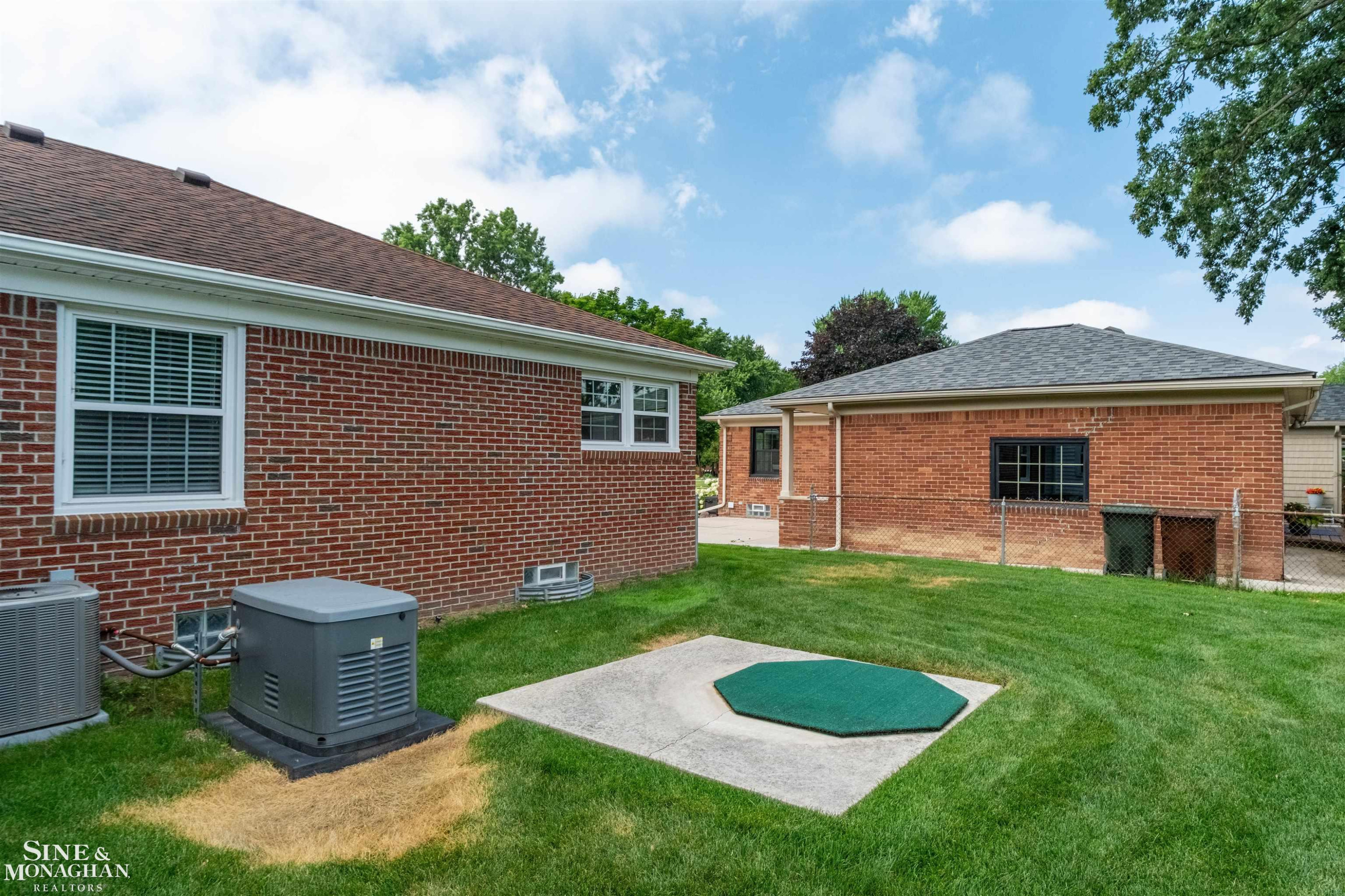 816 Hidden Lane, Grosse Pointe Woods, MI 48236 — Photo 36