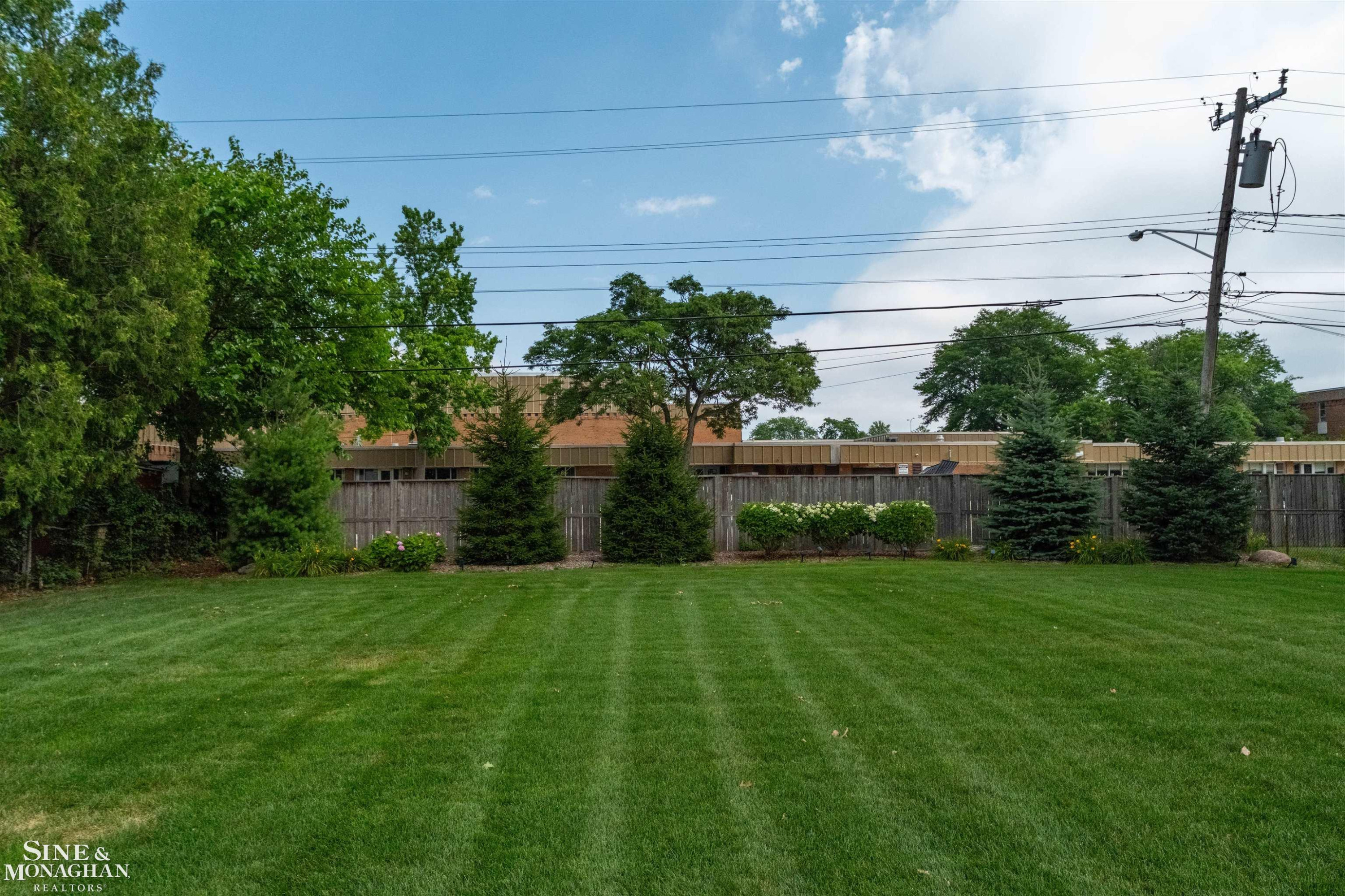 816 Hidden Lane, Grosse Pointe Woods, MI 48236 — Photo 38
