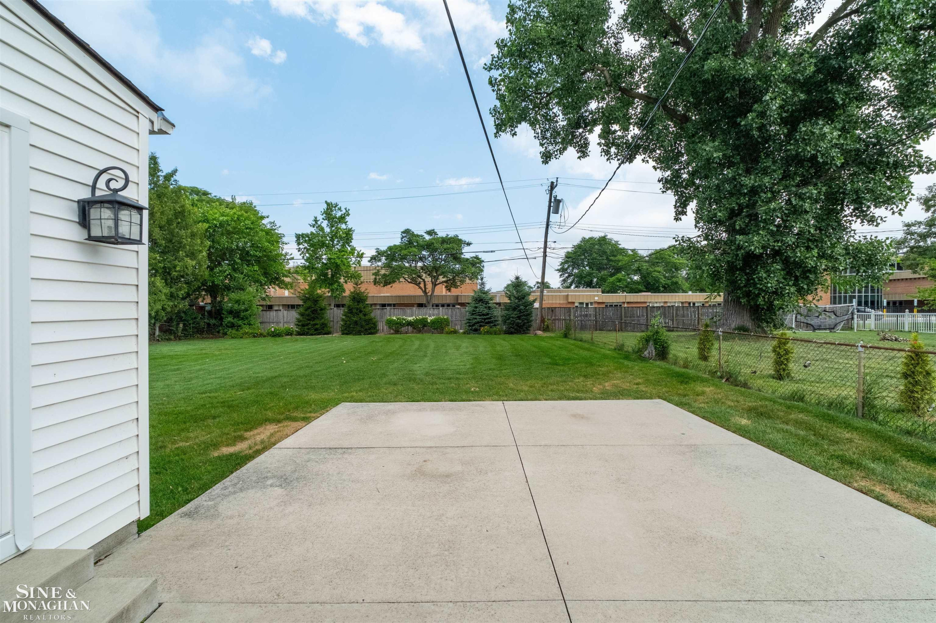 816 Hidden Lane, Grosse Pointe Woods, MI 48236 — Photo 44