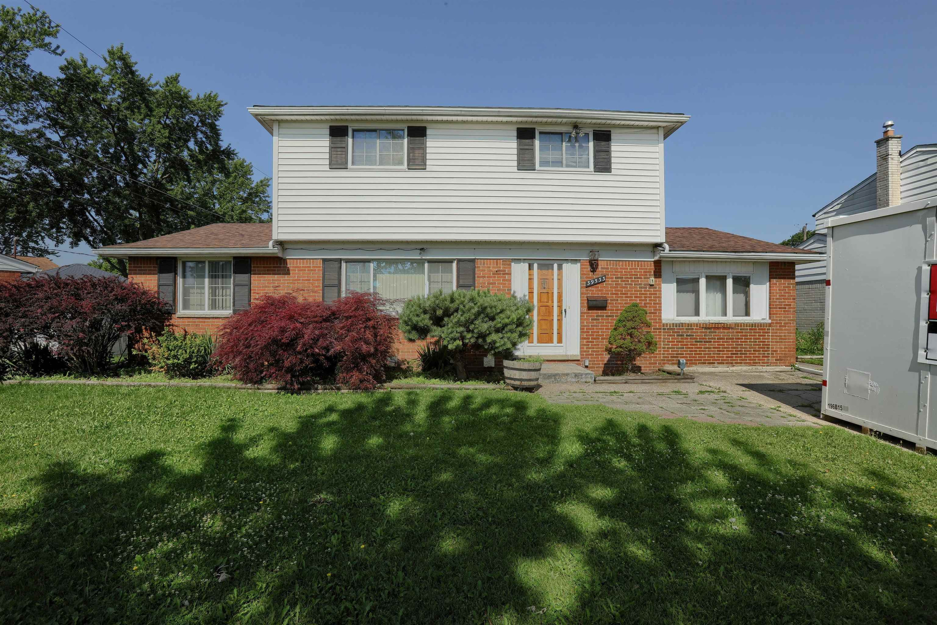 39533 Spalding Drive, Sterling Heights, MI 48313