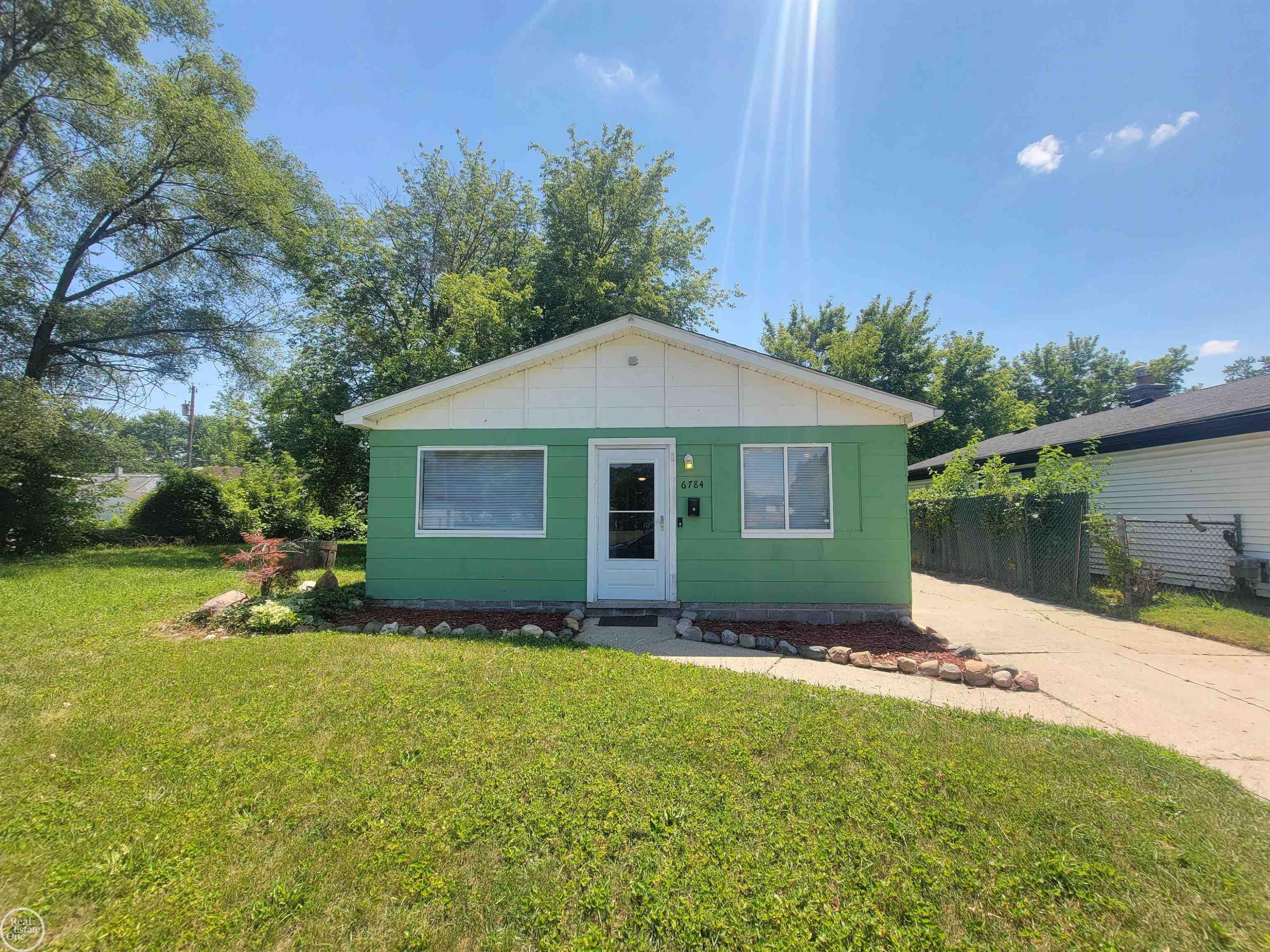 6784 Studebaker Avenue, Warren, MI 48091 — front exterior