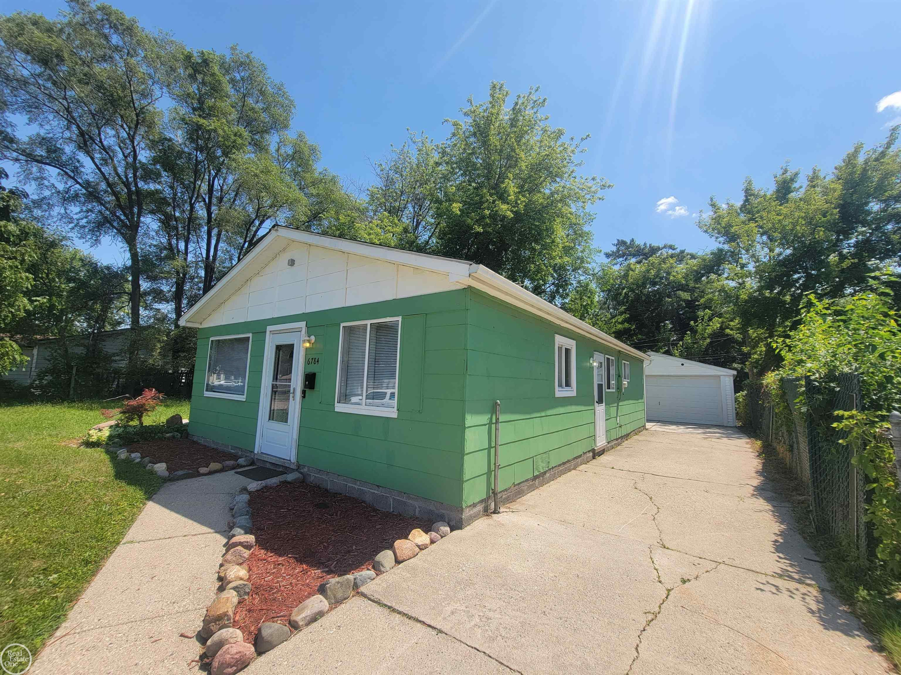 6784 Studebaker Avenue, Warren, MI 48091 — Photo 3