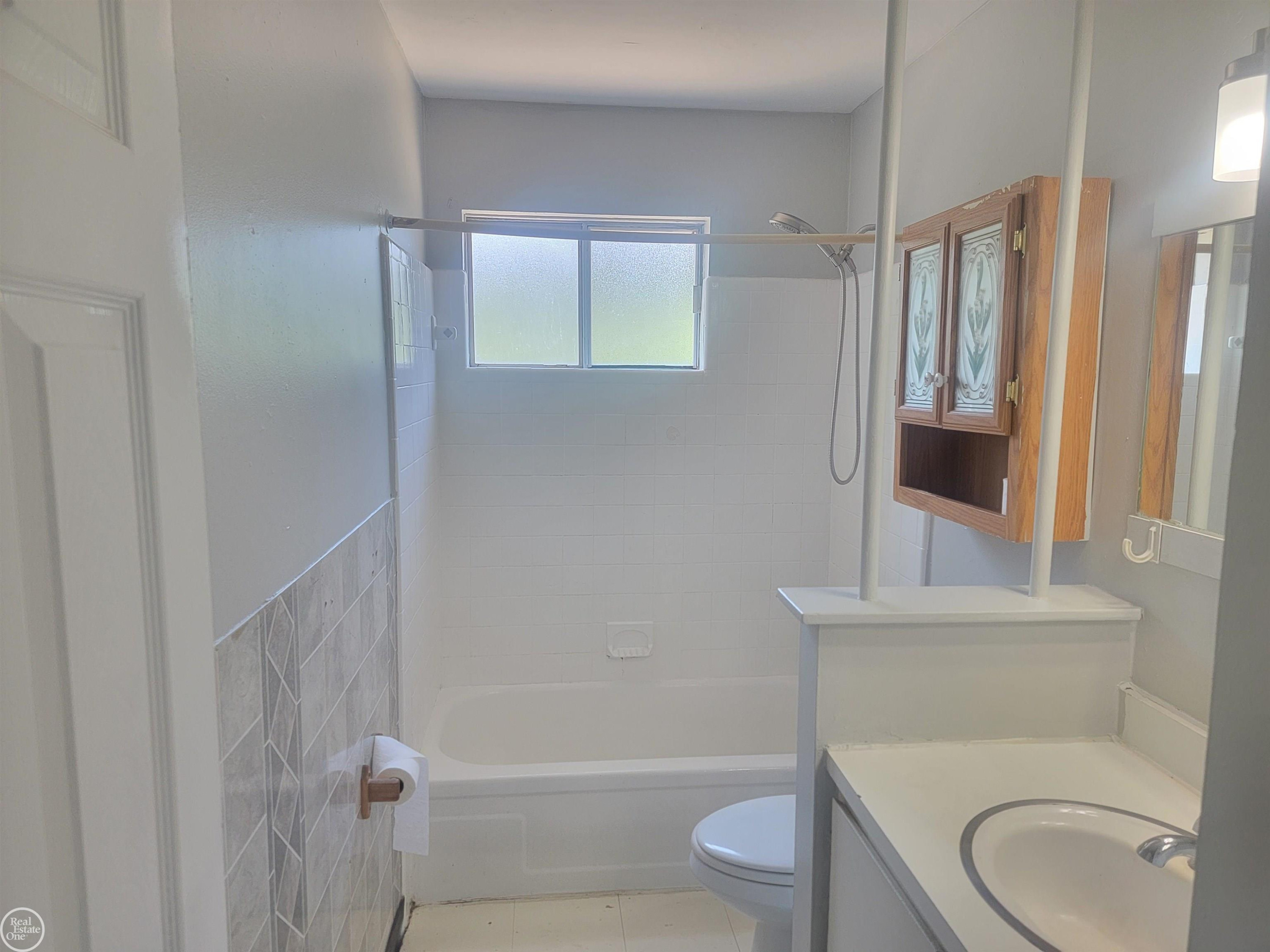 6784 Studebaker Avenue, Warren, MI 48091 — Photo 13