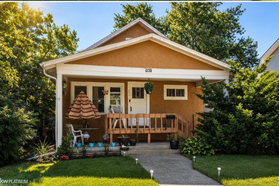 523 16th Street, Port Huron, MI 48060 — front exterior