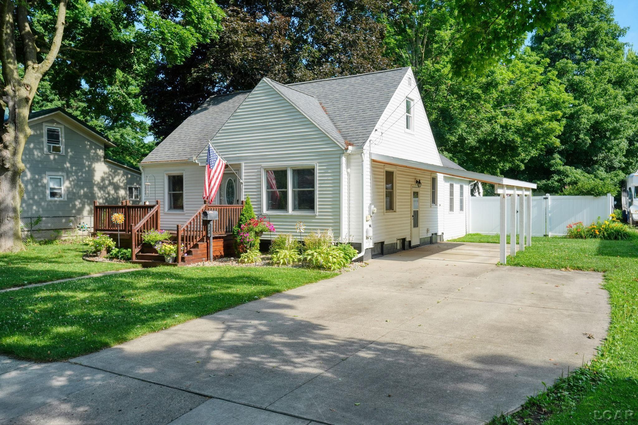 746 Saint Joseph Street, Adrian, MI 49221 — Photo 2