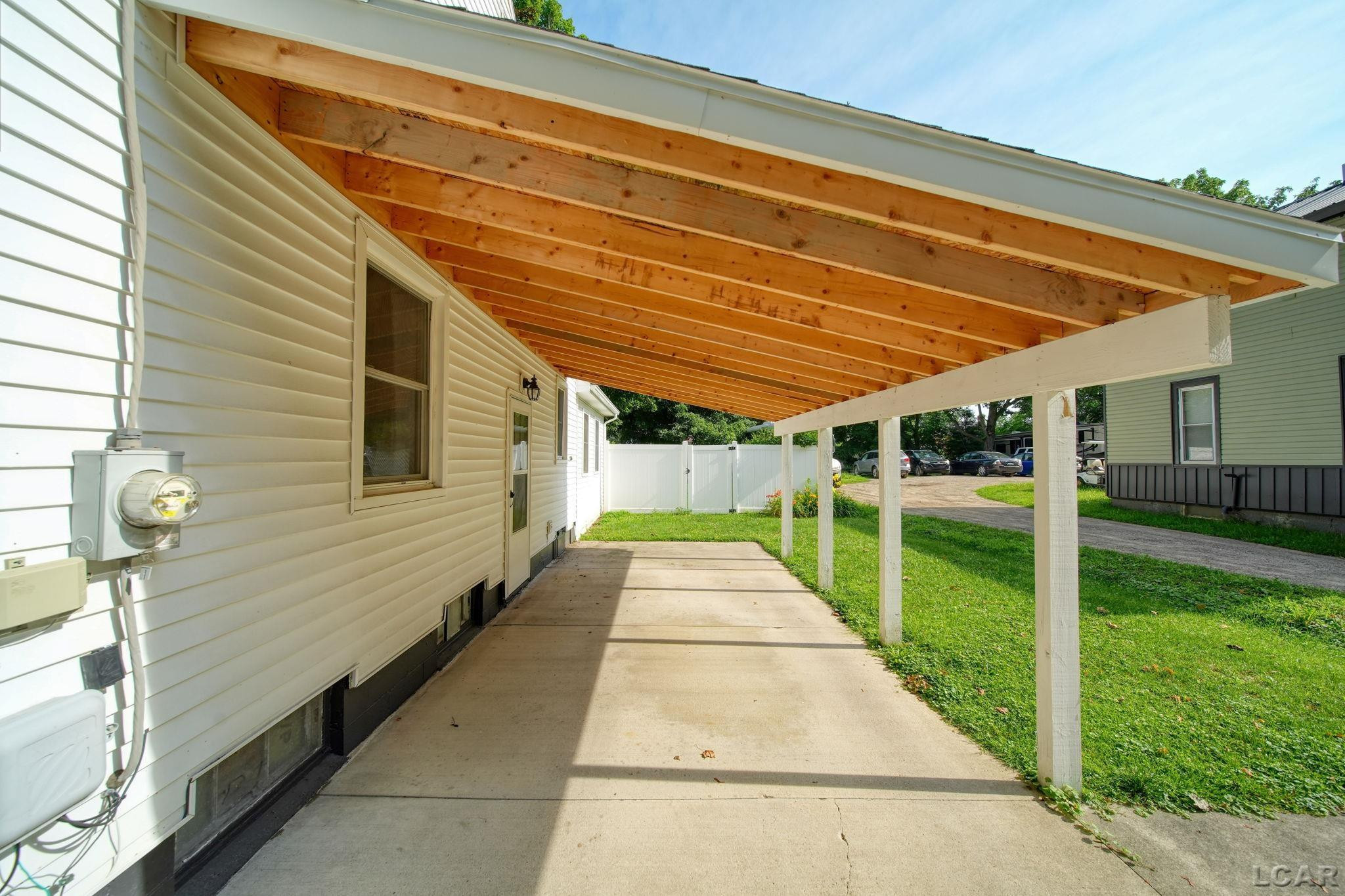 746 Saint Joseph Street, Adrian, MI 49221 — Photo 28