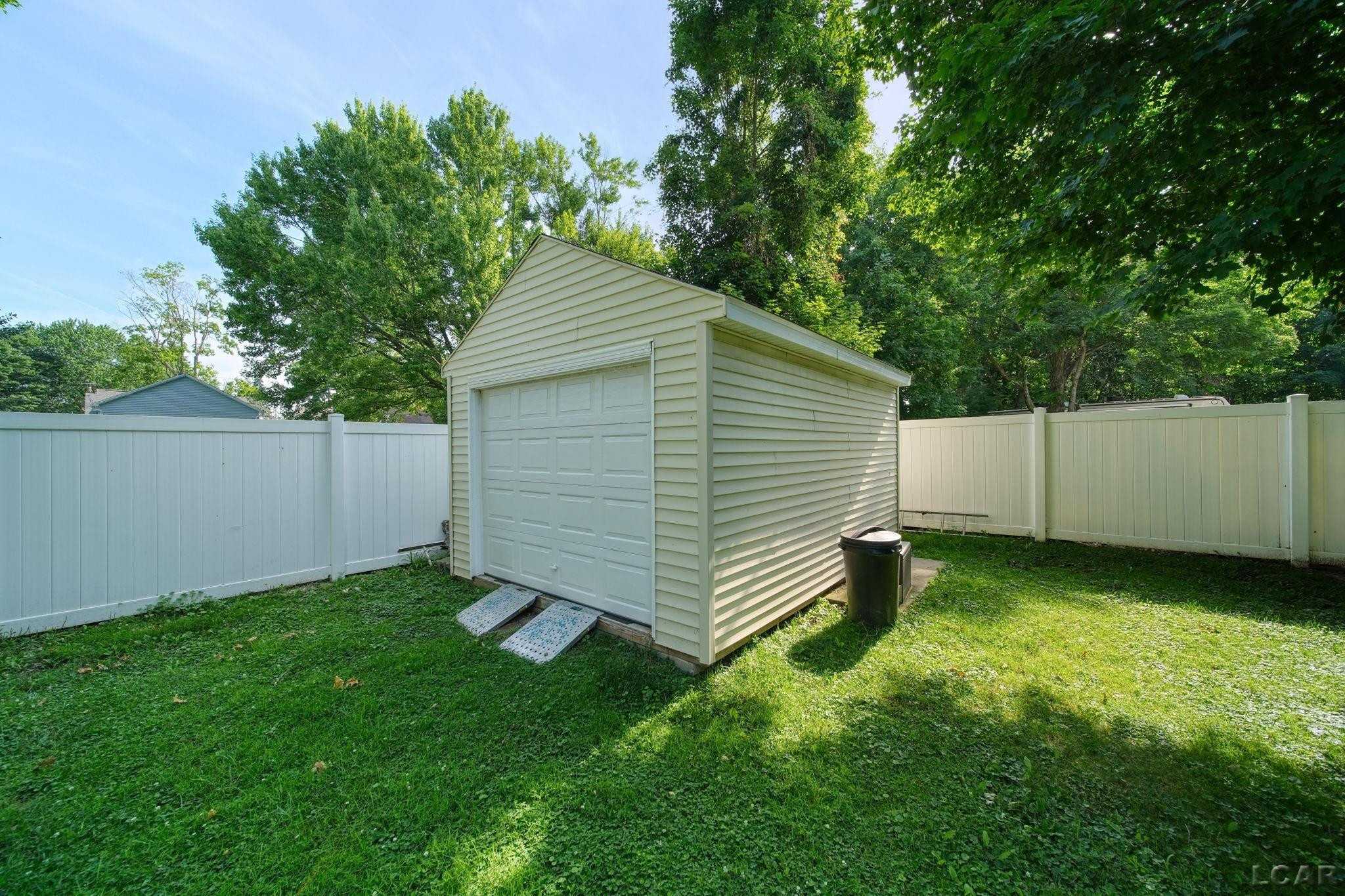 746 Saint Joseph Street, Adrian, MI 49221 — Photo 31