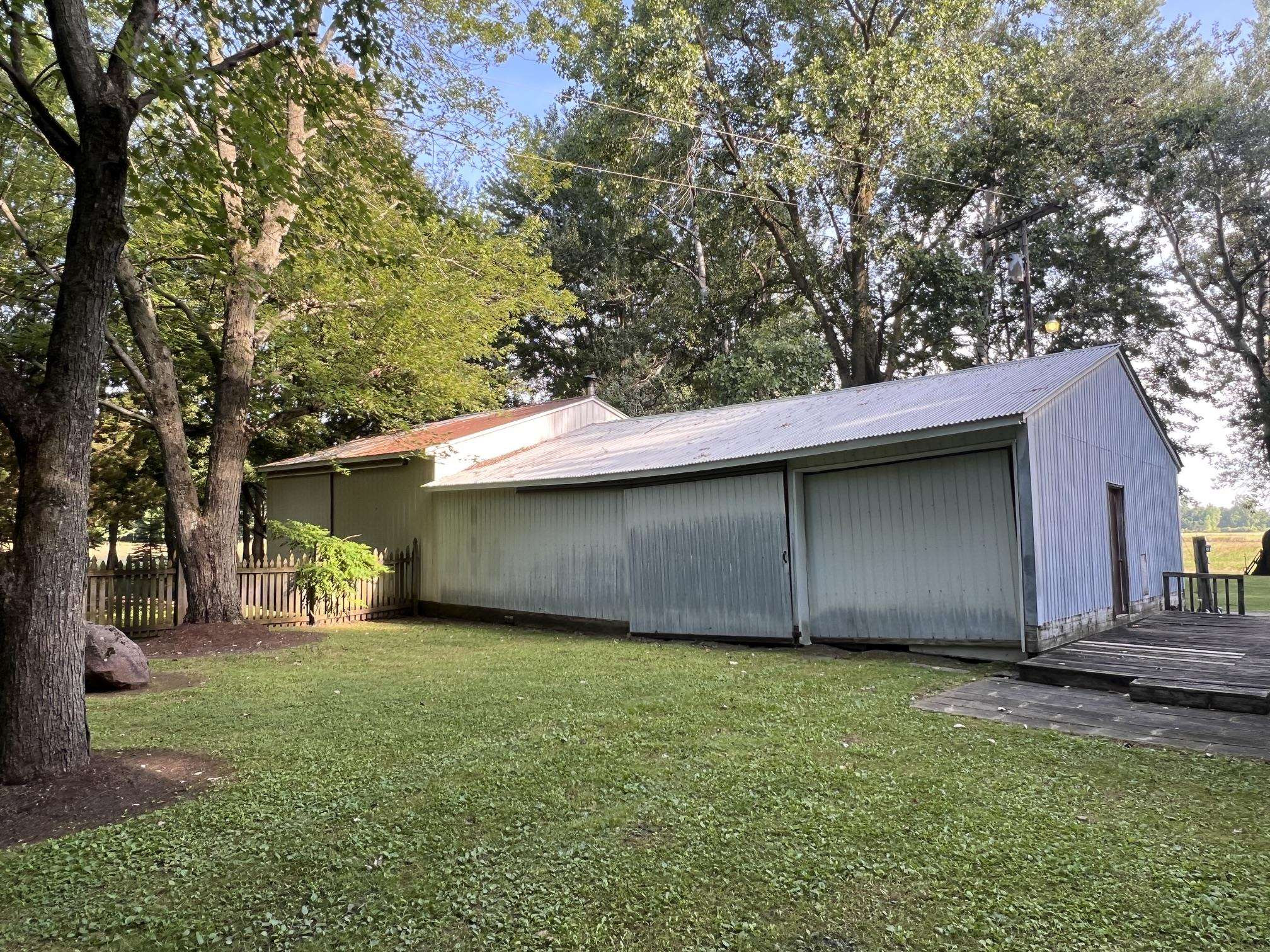 904 W Lovejoy Road, Perry, MI 48872 — Photo 2