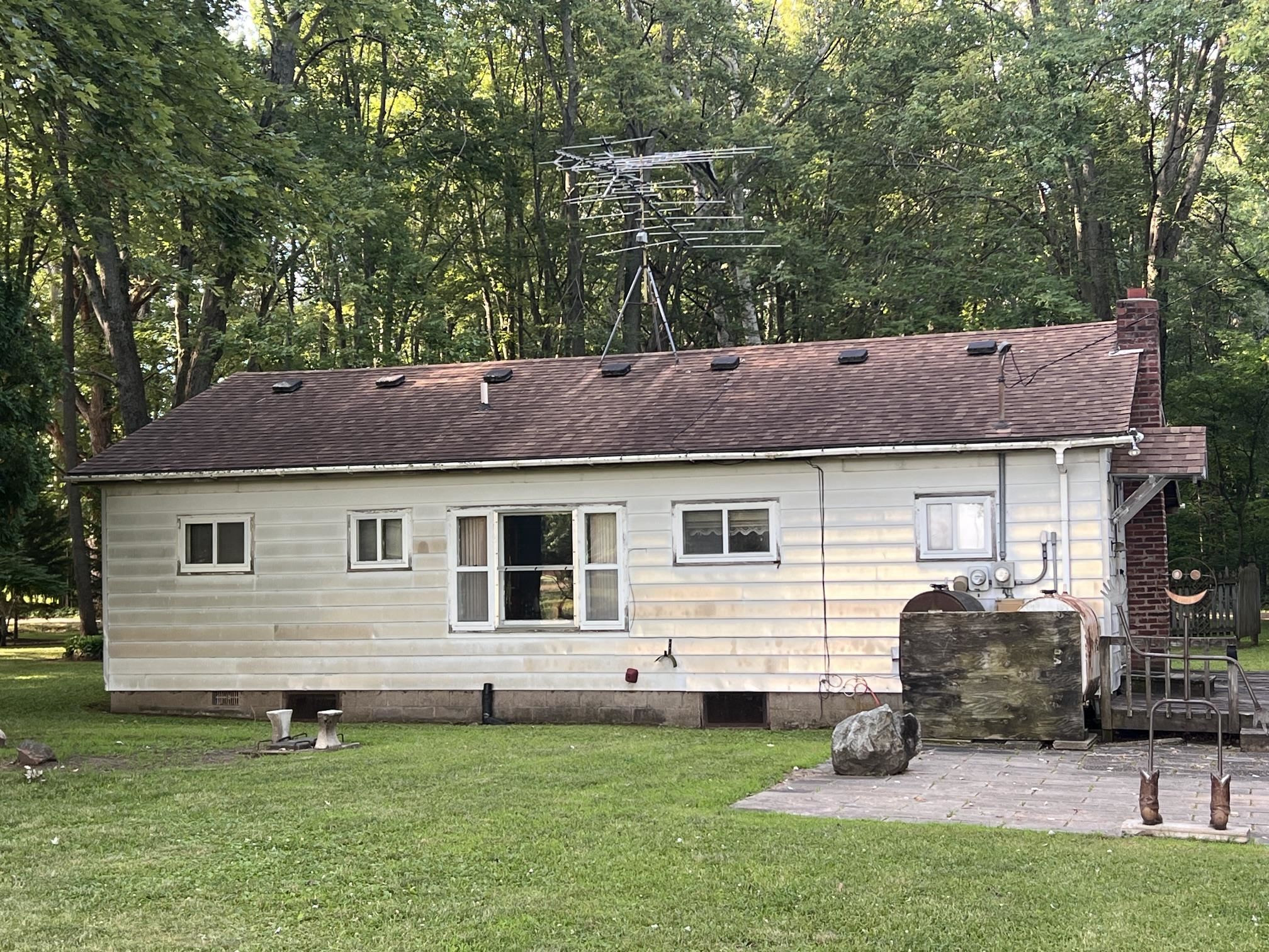 904 W Lovejoy Road, Perry, MI 48872 — Photo 12
