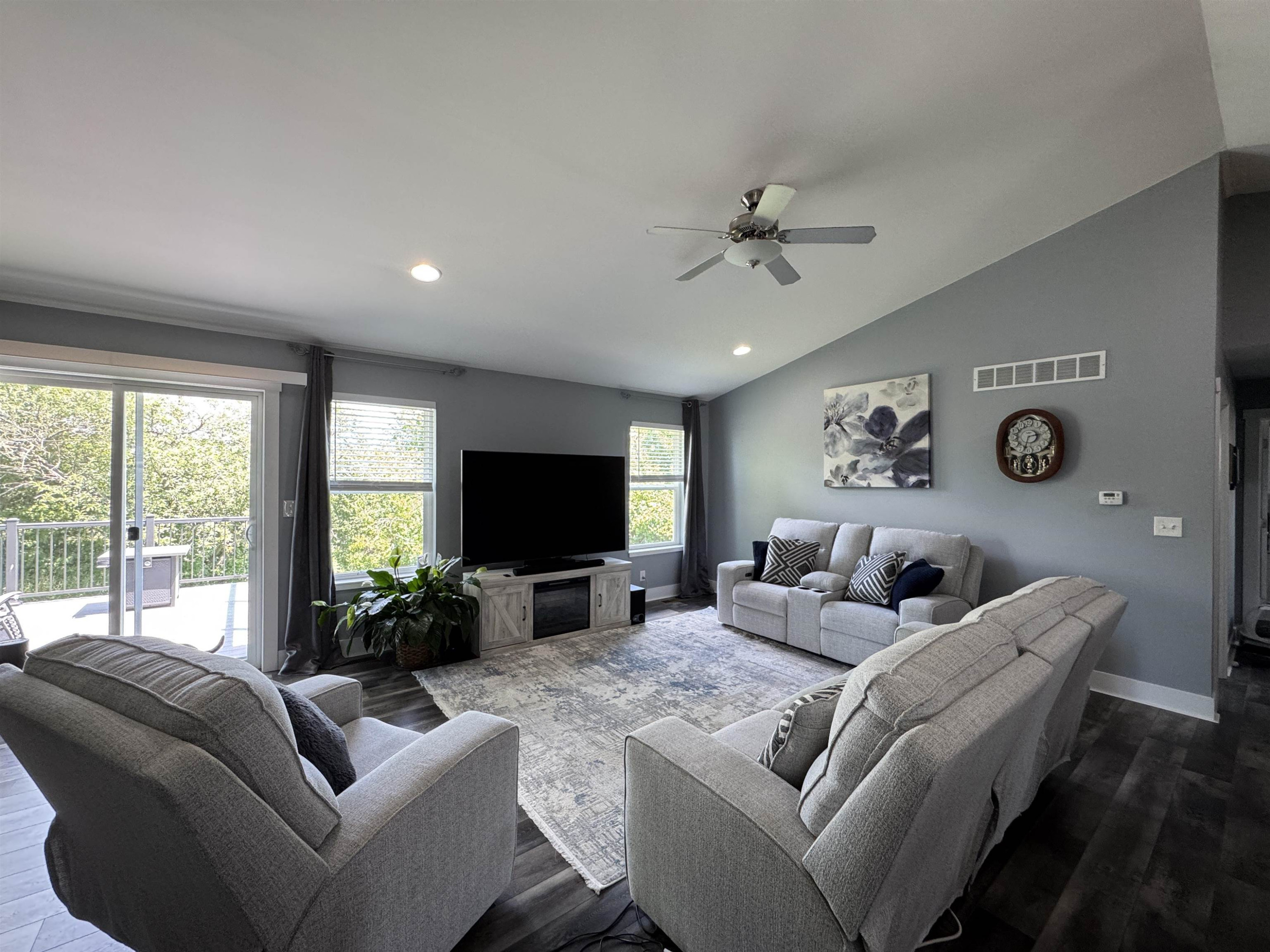 7478 Tara Court, MI — Photo 4