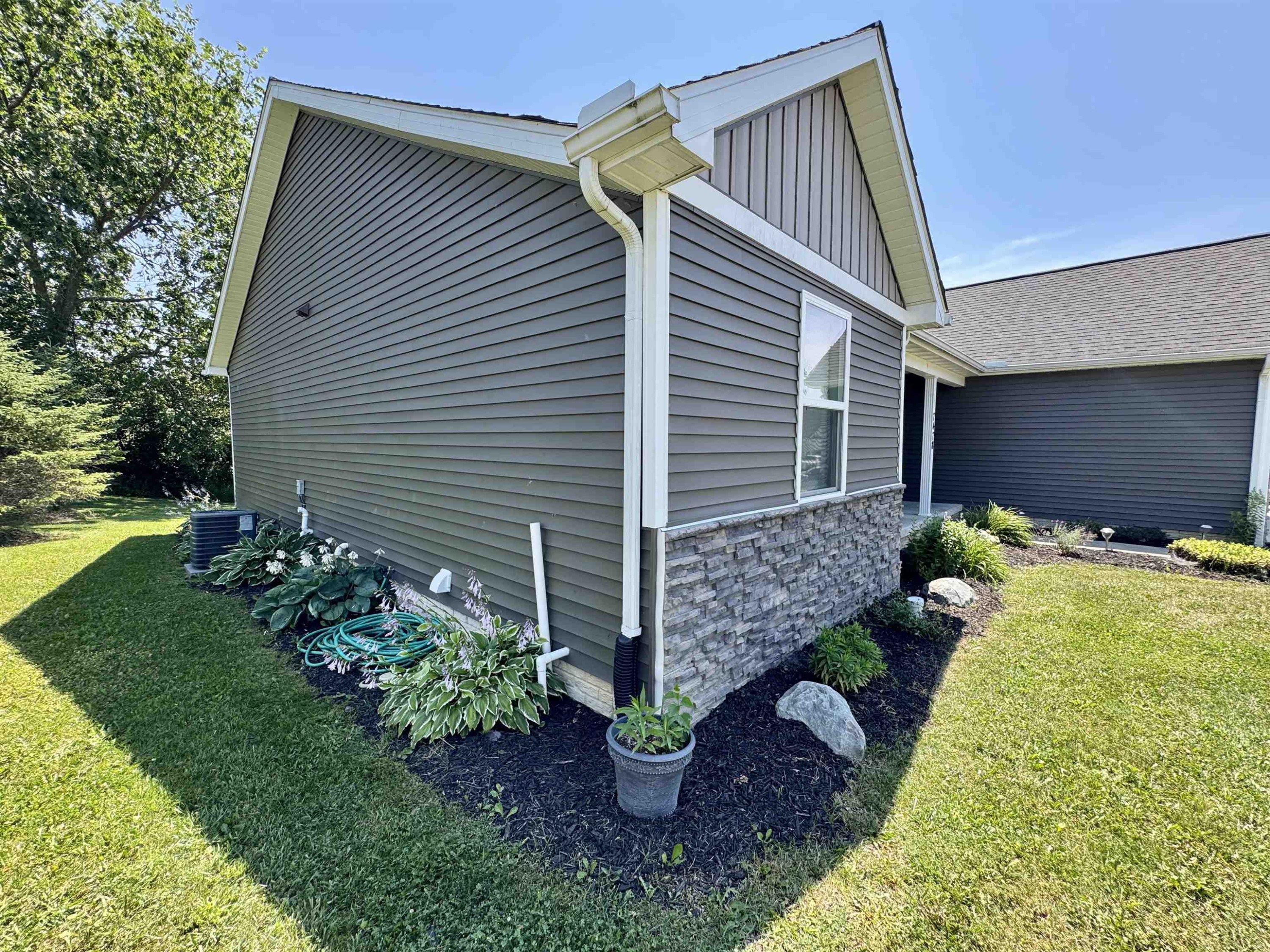 7478 Tara Court, MI — Photo 39