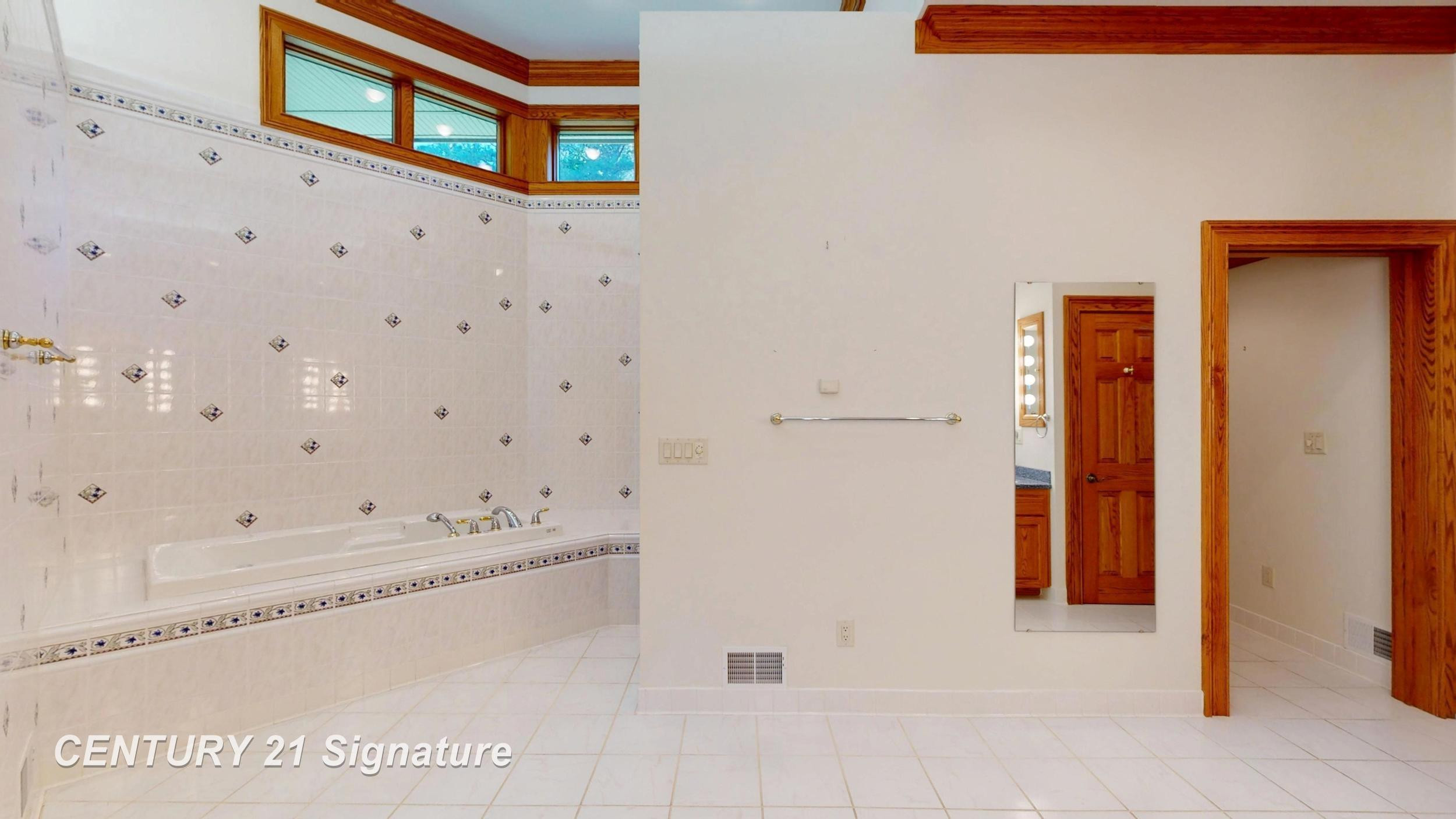 5590 Pine Gate Drive, Saginaw, MI 48603 — Photo 45