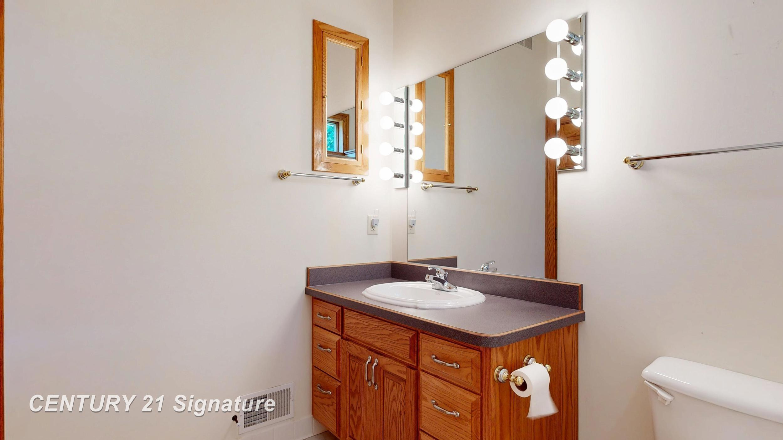 5590 Pine Gate Drive, Saginaw, MI 48603 — Photo 59