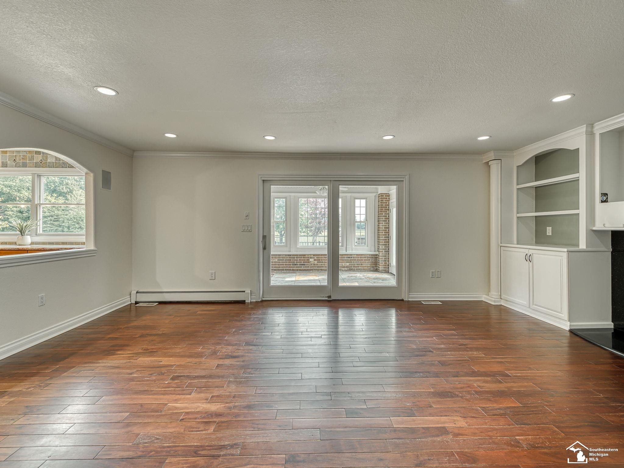 250 E Temperance Road, Temperance, MI 48182 — Photo 9