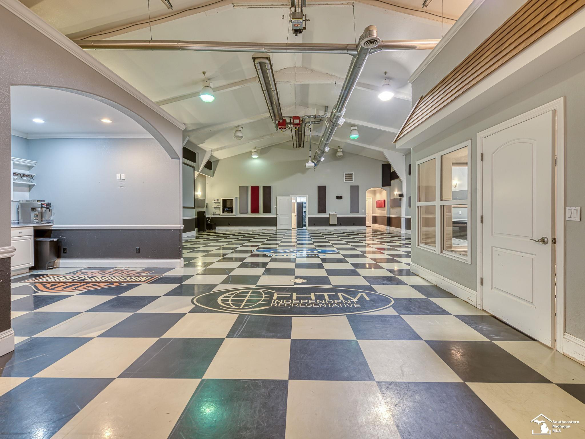 250 E Temperance Road, Temperance, MI 48182 — Photo 79
