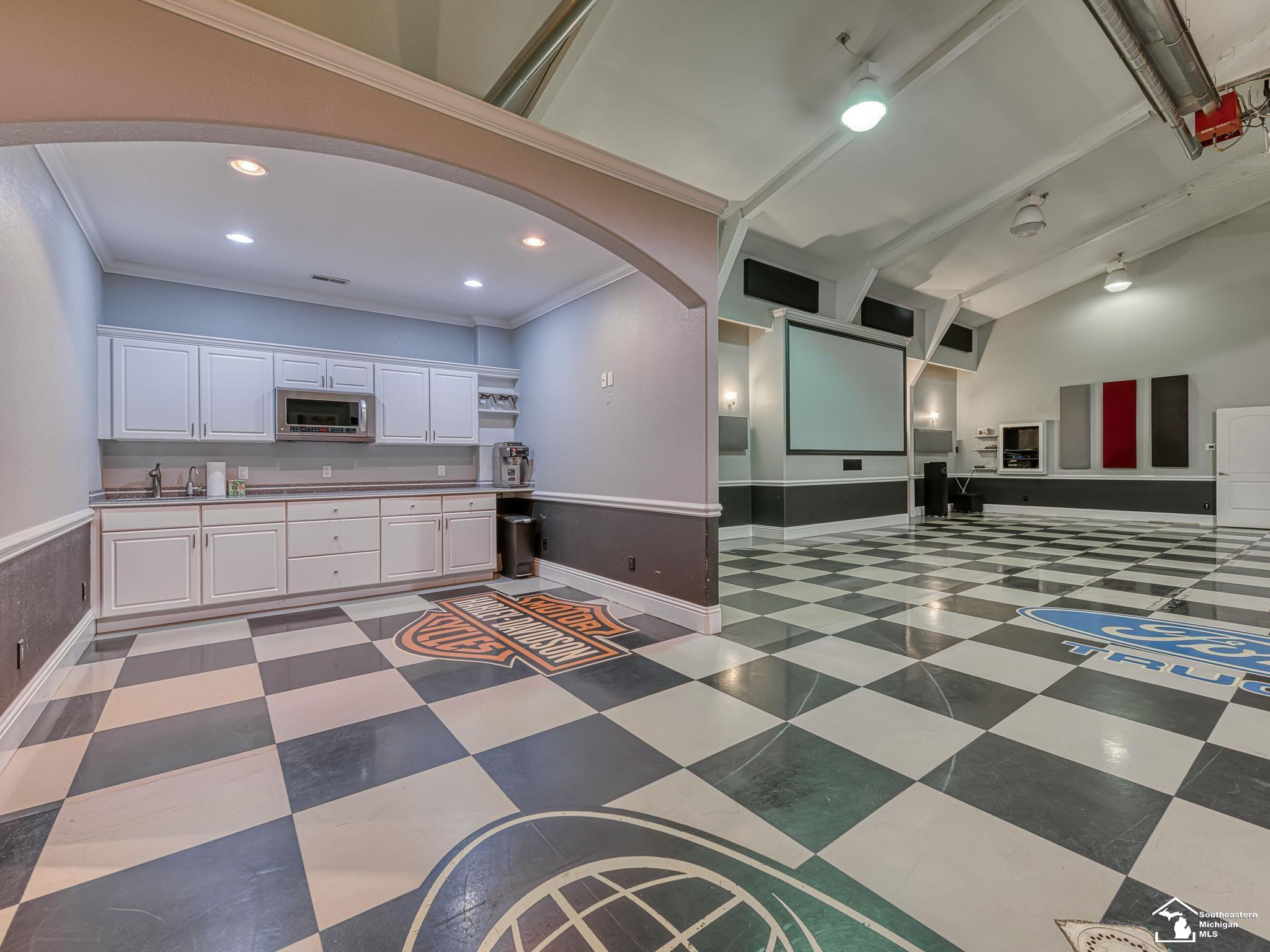 250 E Temperance Road, Temperance, MI 48182 — Photo 80