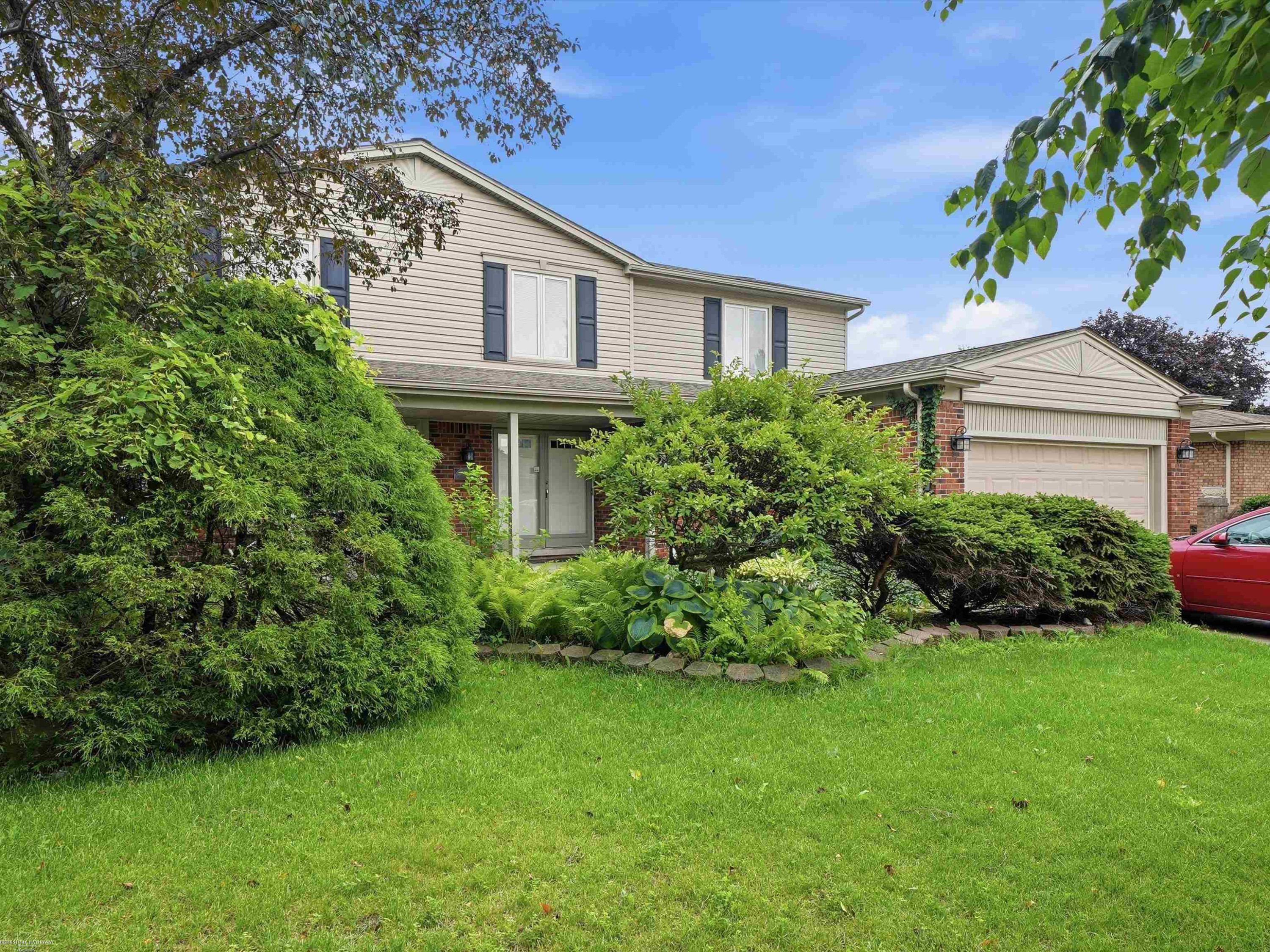 43456 Hillcrest Drive, Sterling Heights, MI 48313 — front exterior