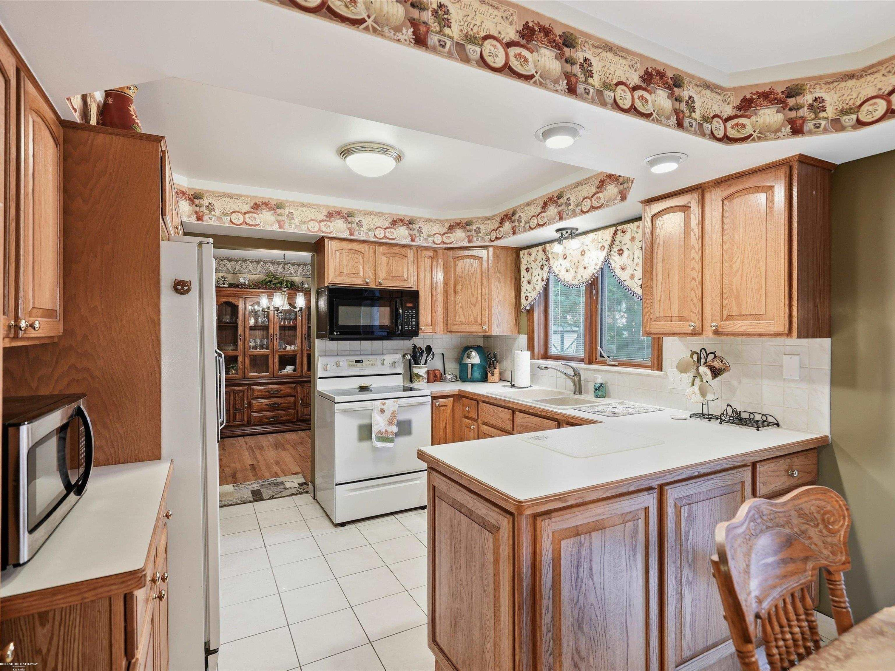 43456 Hillcrest Drive, Sterling Heights, MI 48313 — Photo 6