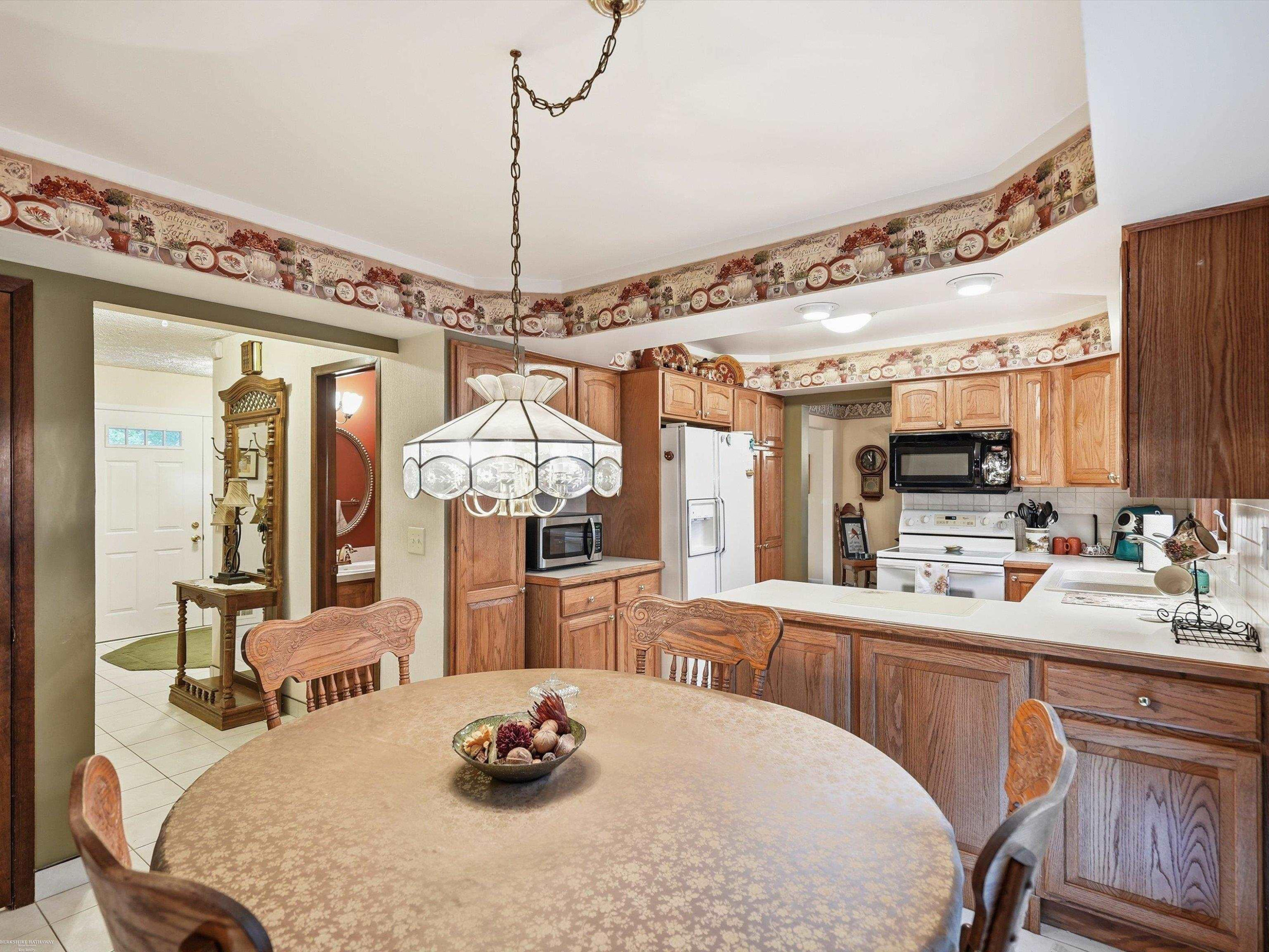 43456 Hillcrest Drive, Sterling Heights, MI 48313 — Photo 9