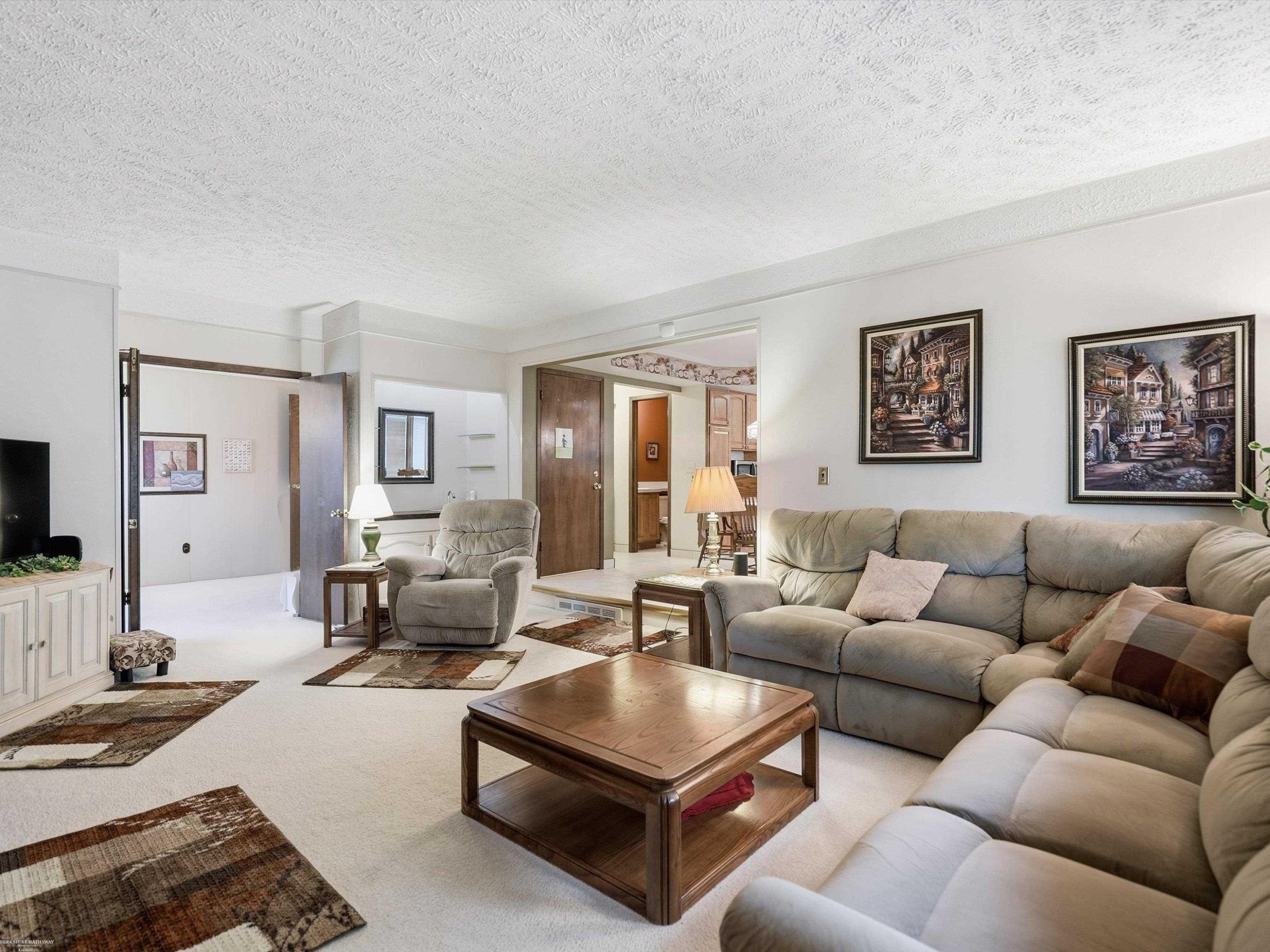 43456 Hillcrest Drive, Sterling Heights, MI 48313 — Photo 13