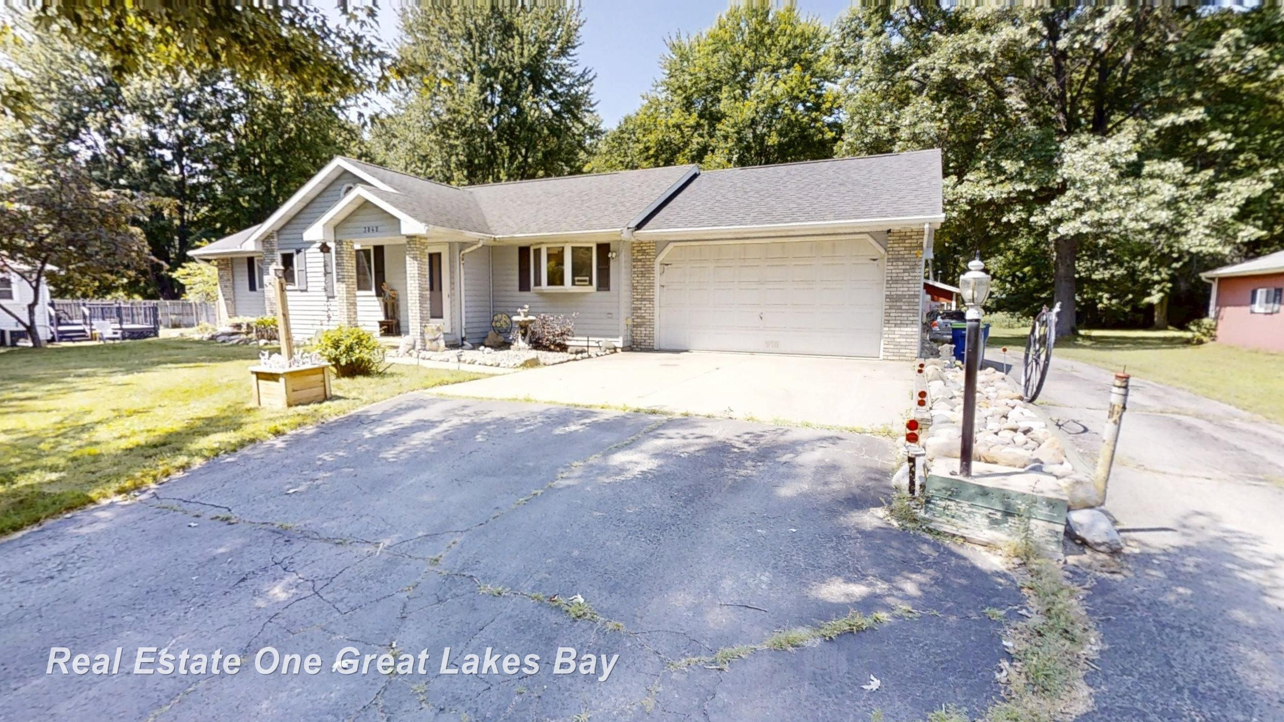 3842 Clutier Road, Saginaw, MI 48601 — Photo 2