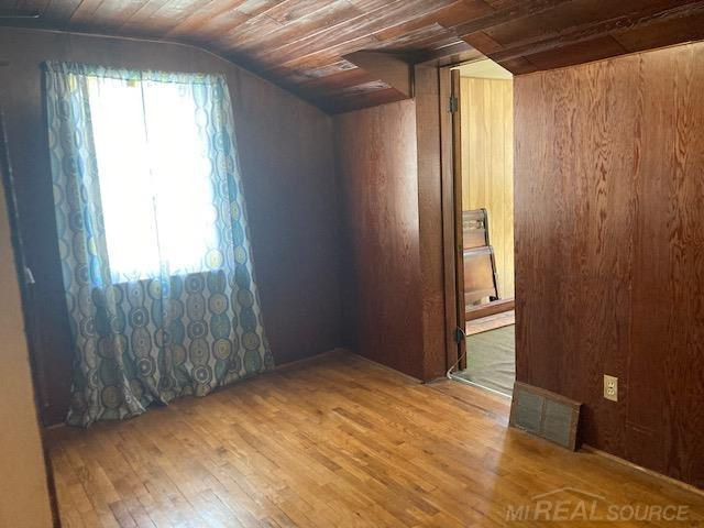 8641 Harding Street, Center Line, MI 48015 — Photo 23