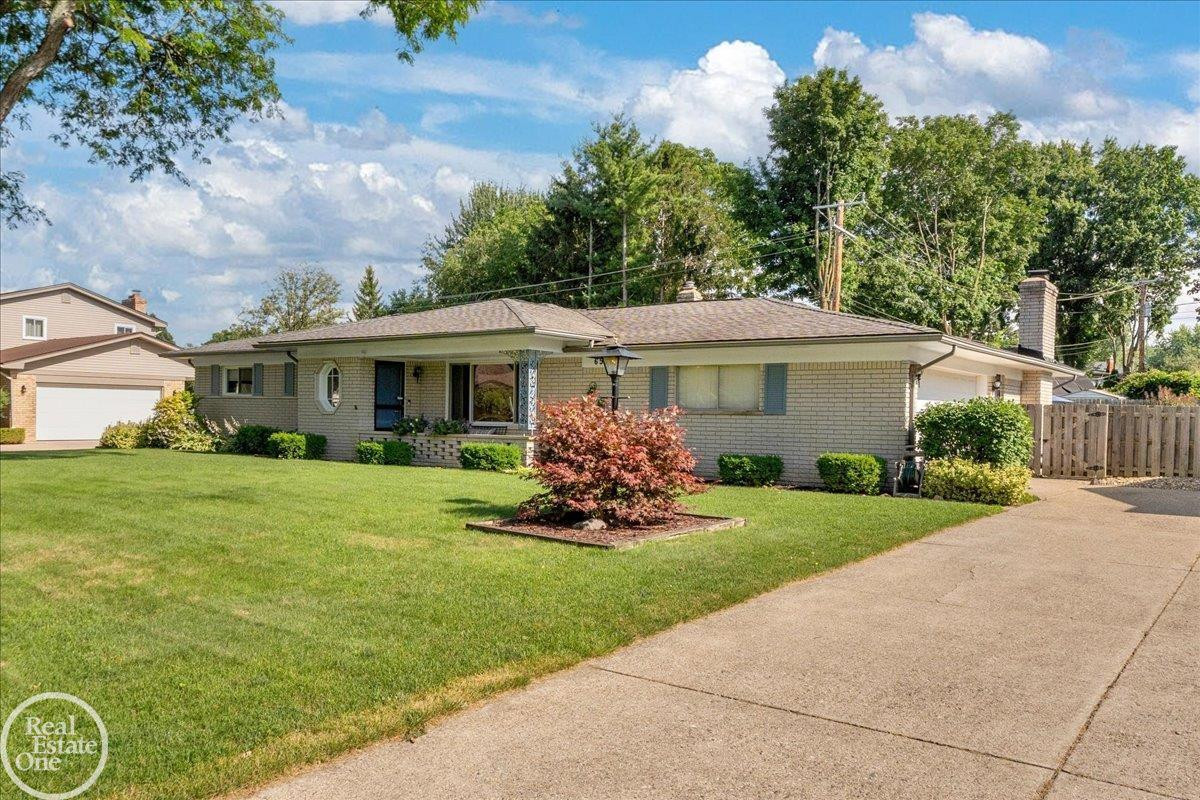 6534 Donnybrook Drive, Shelby Twp, MI 48316 — Photo 2