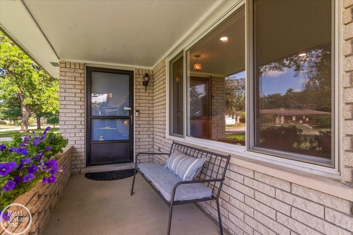 6534 Donnybrook Drive, Shelby Twp, MI 48316 — Photo 3