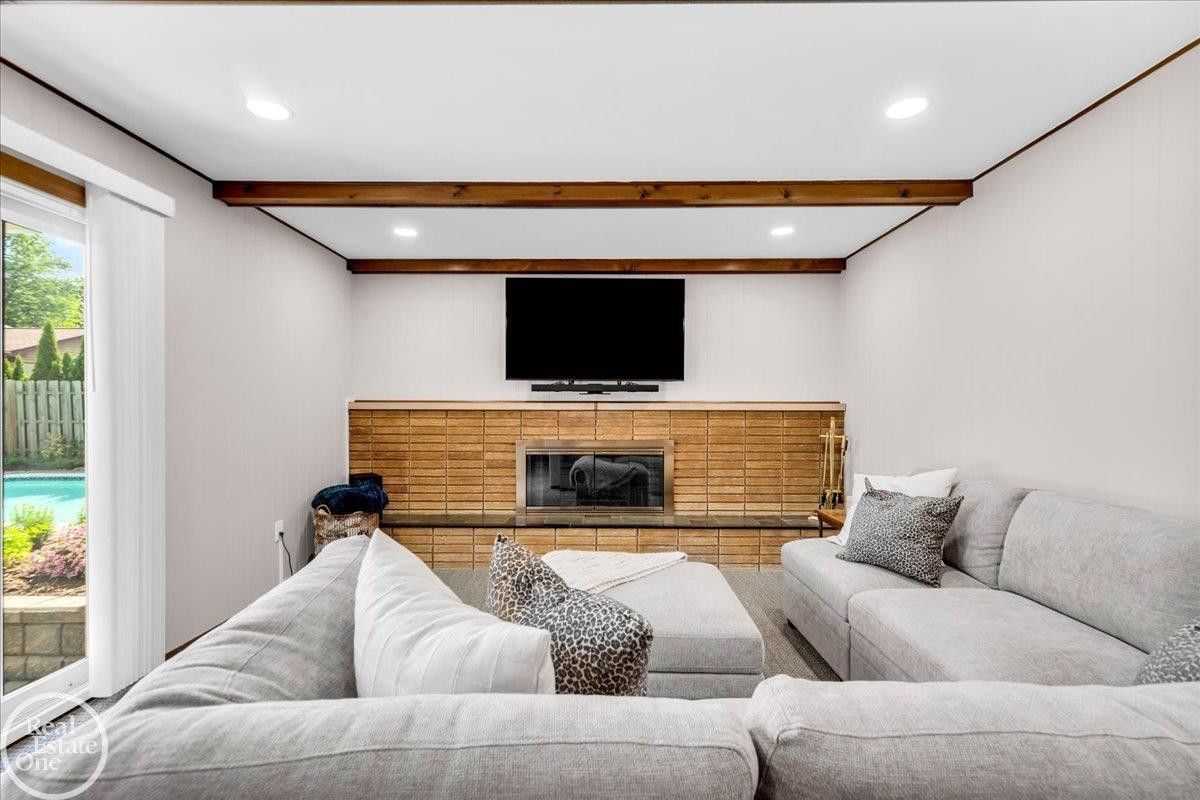 6534 Donnybrook Drive, Shelby Twp, MI 48316 — Photo 12