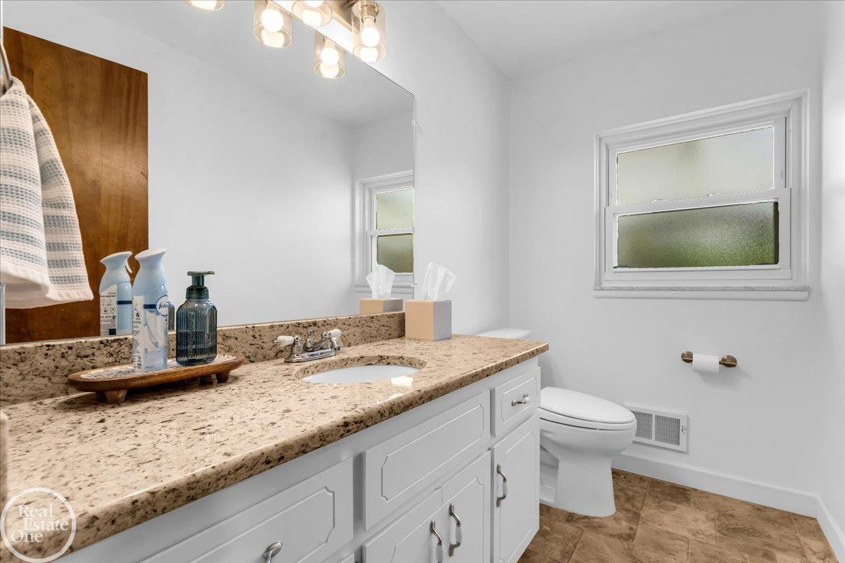 6534 Donnybrook Drive, Shelby Twp, MI 48316 — Photo 15