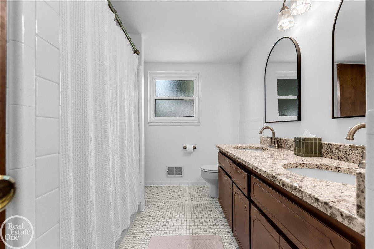 6534 Donnybrook Drive, Shelby Twp, MI 48316 — Photo 23