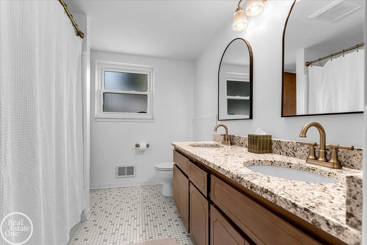 6534 Donnybrook Drive, Shelby Twp, MI 48316 — Photo 24