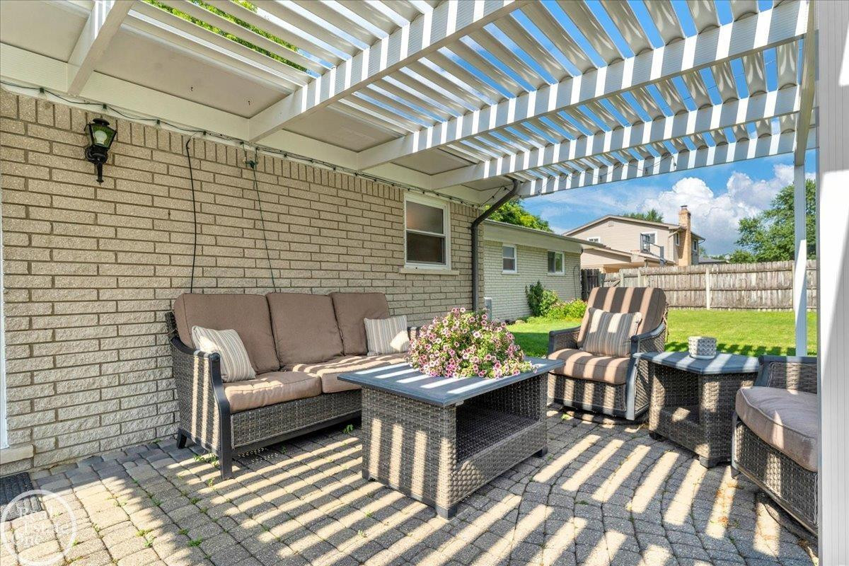6534 Donnybrook Drive, Shelby Twp, MI 48316 — Photo 32
