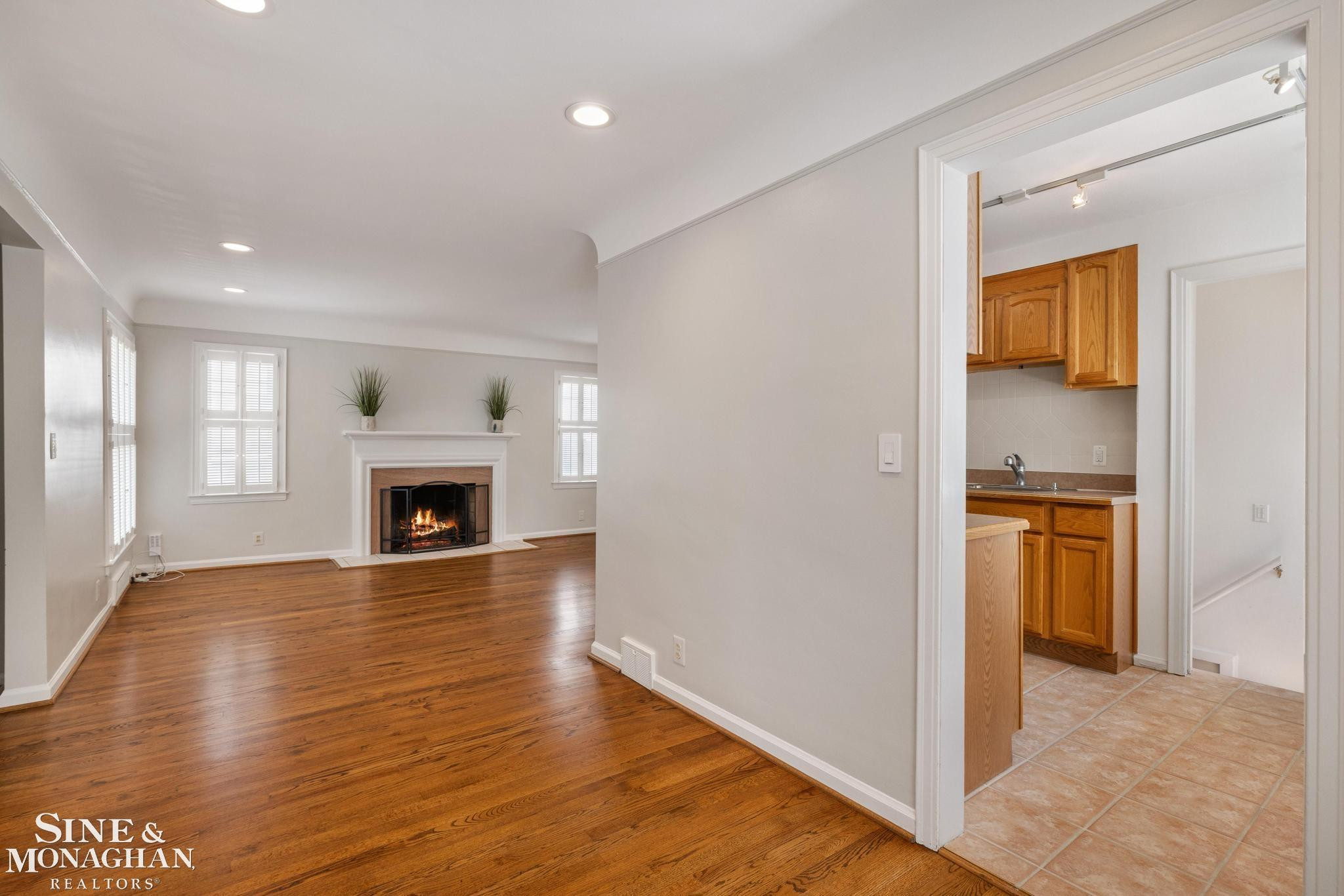 418 Hillcrest Avenue, Grosse Pointe Farms, MI 48236 — Photo 12