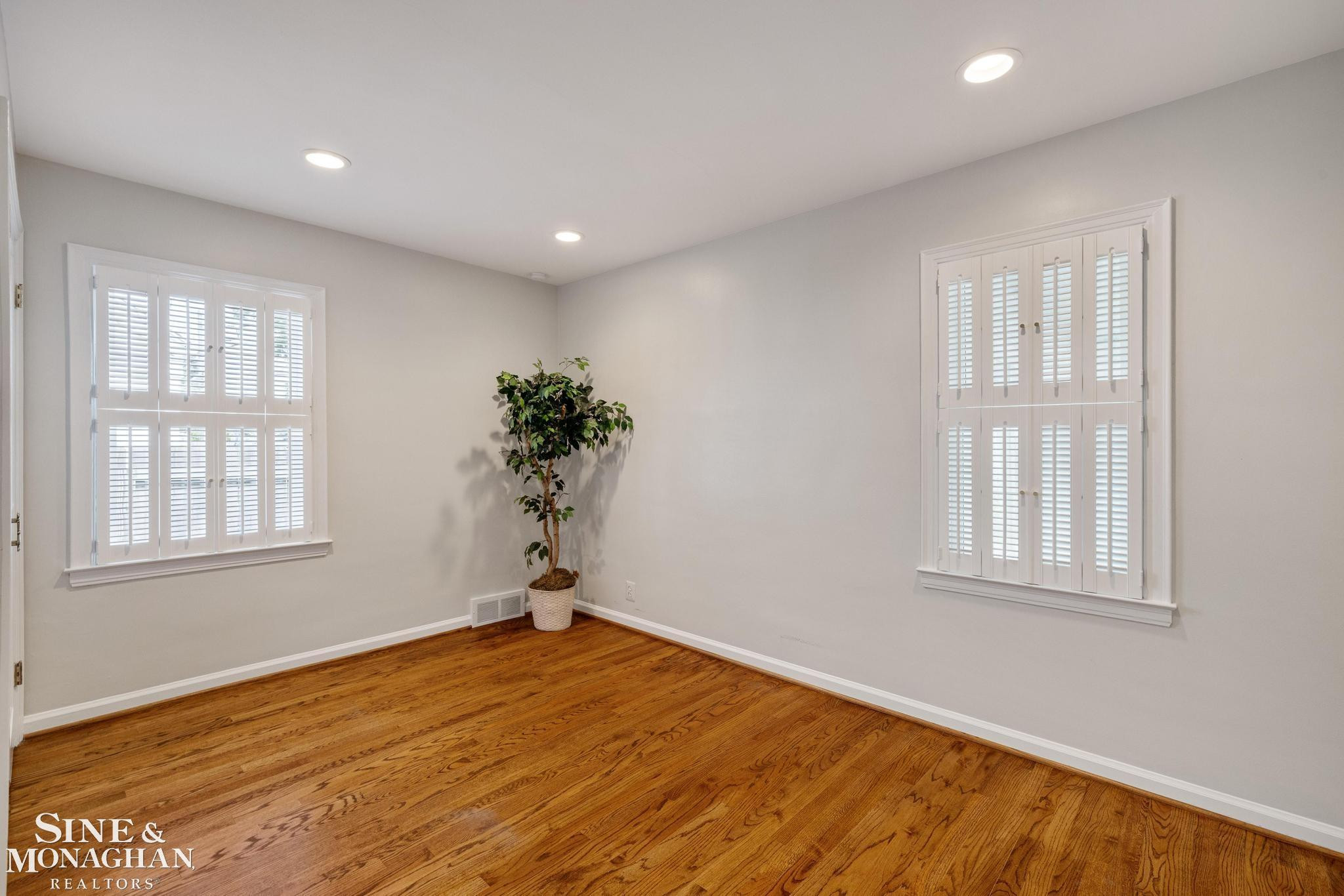 418 Hillcrest Avenue, Grosse Pointe Farms, MI 48236 — Photo 17