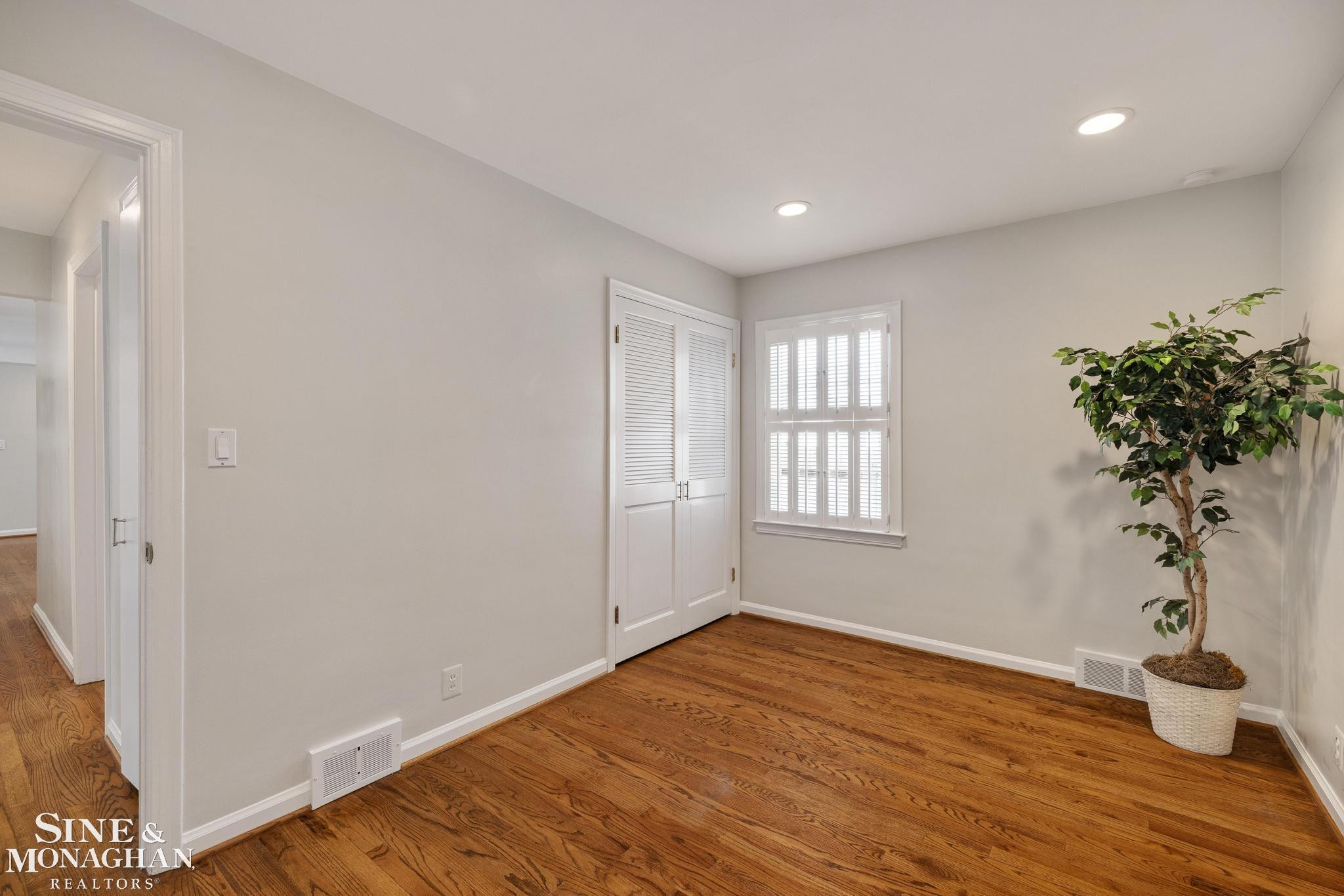 418 Hillcrest Avenue, Grosse Pointe Farms, MI 48236 — Photo 18
