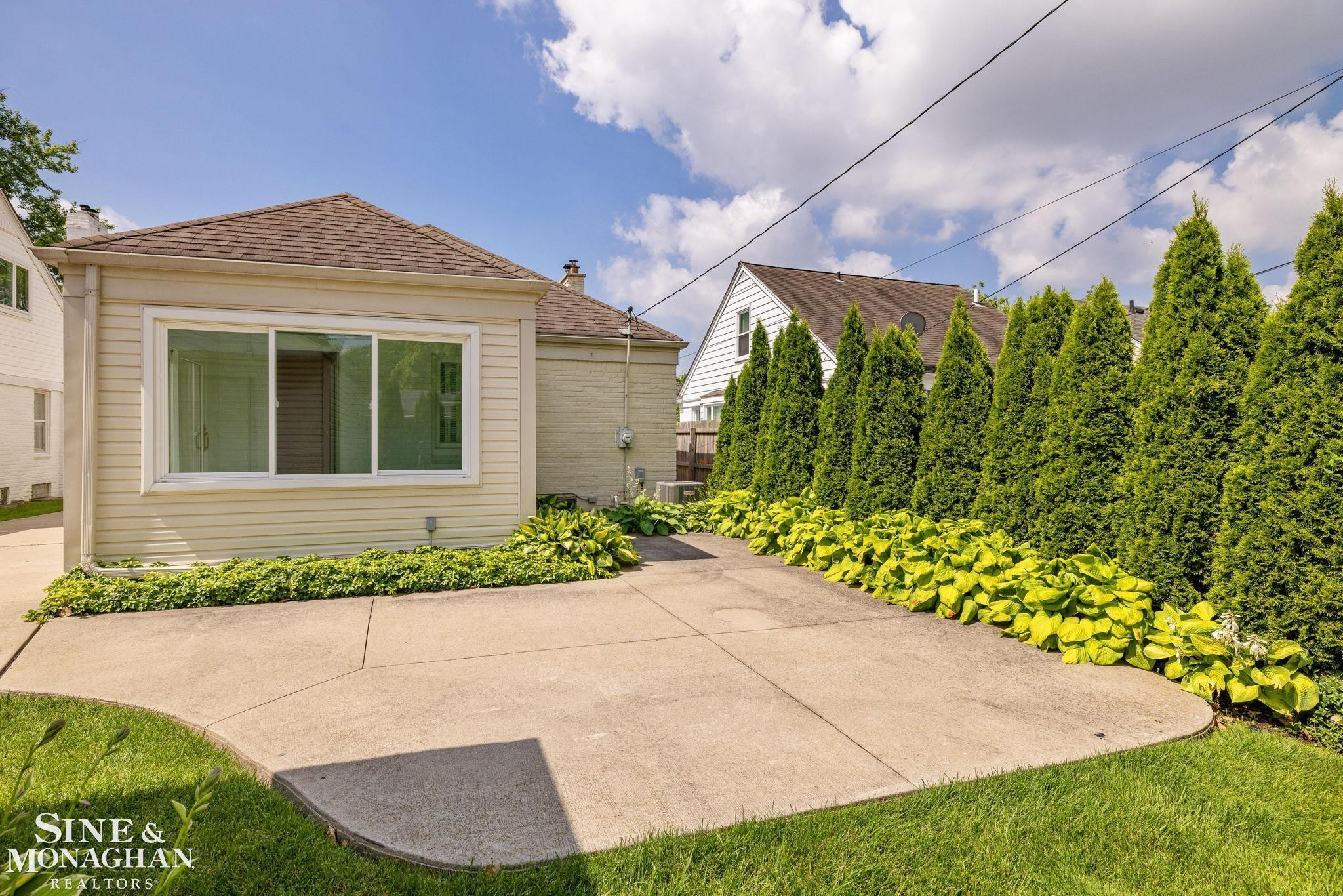418 Hillcrest Avenue, Grosse Pointe Farms, MI 48236 — Photo 38