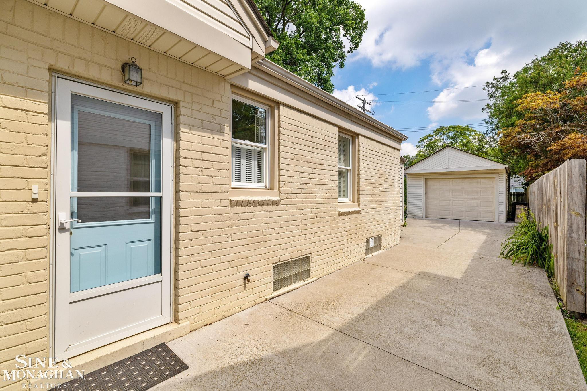 418 Hillcrest Avenue, Grosse Pointe Farms, MI 48236 — Photo 39