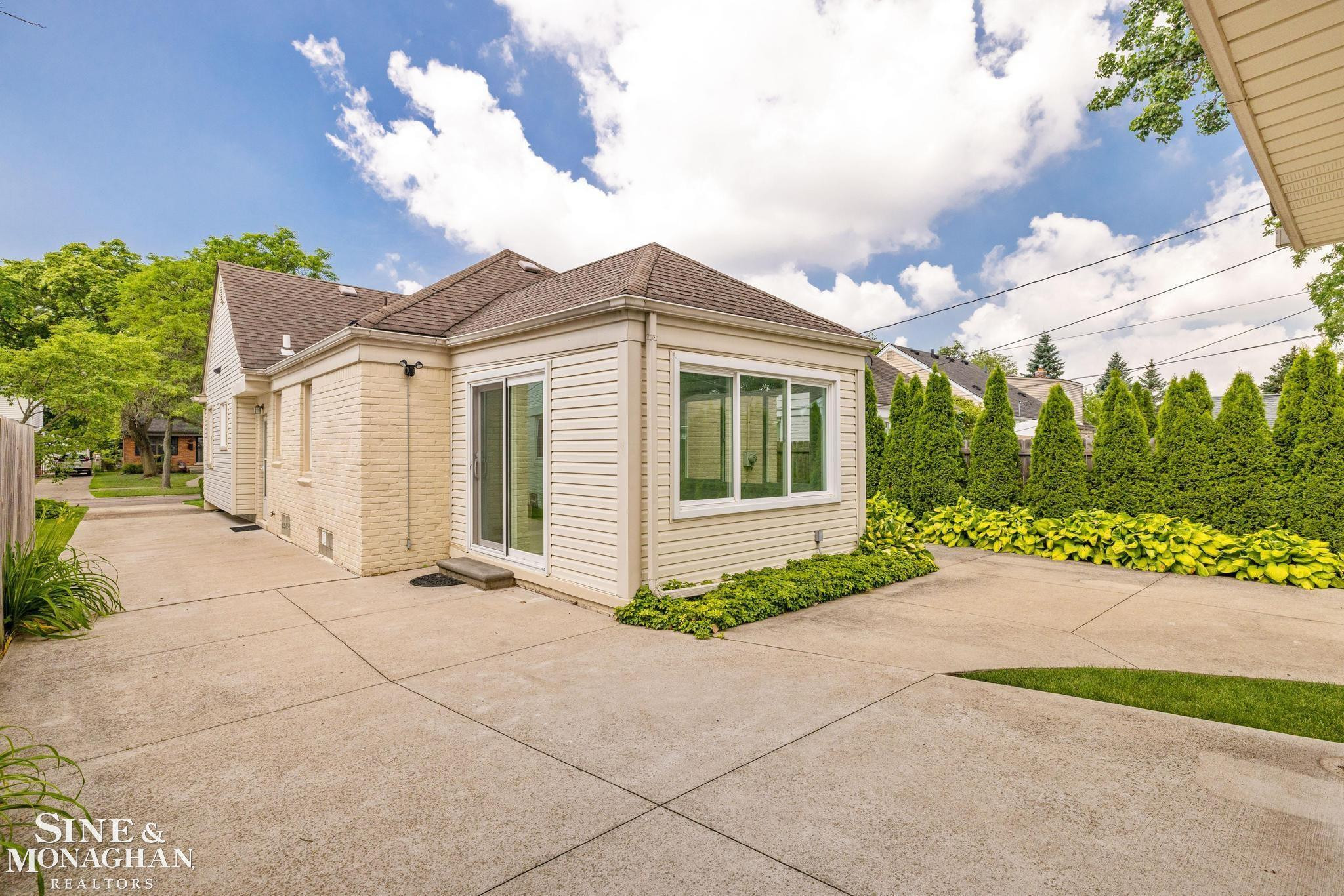 418 Hillcrest Avenue, Grosse Pointe Farms, MI 48236 — Photo 42