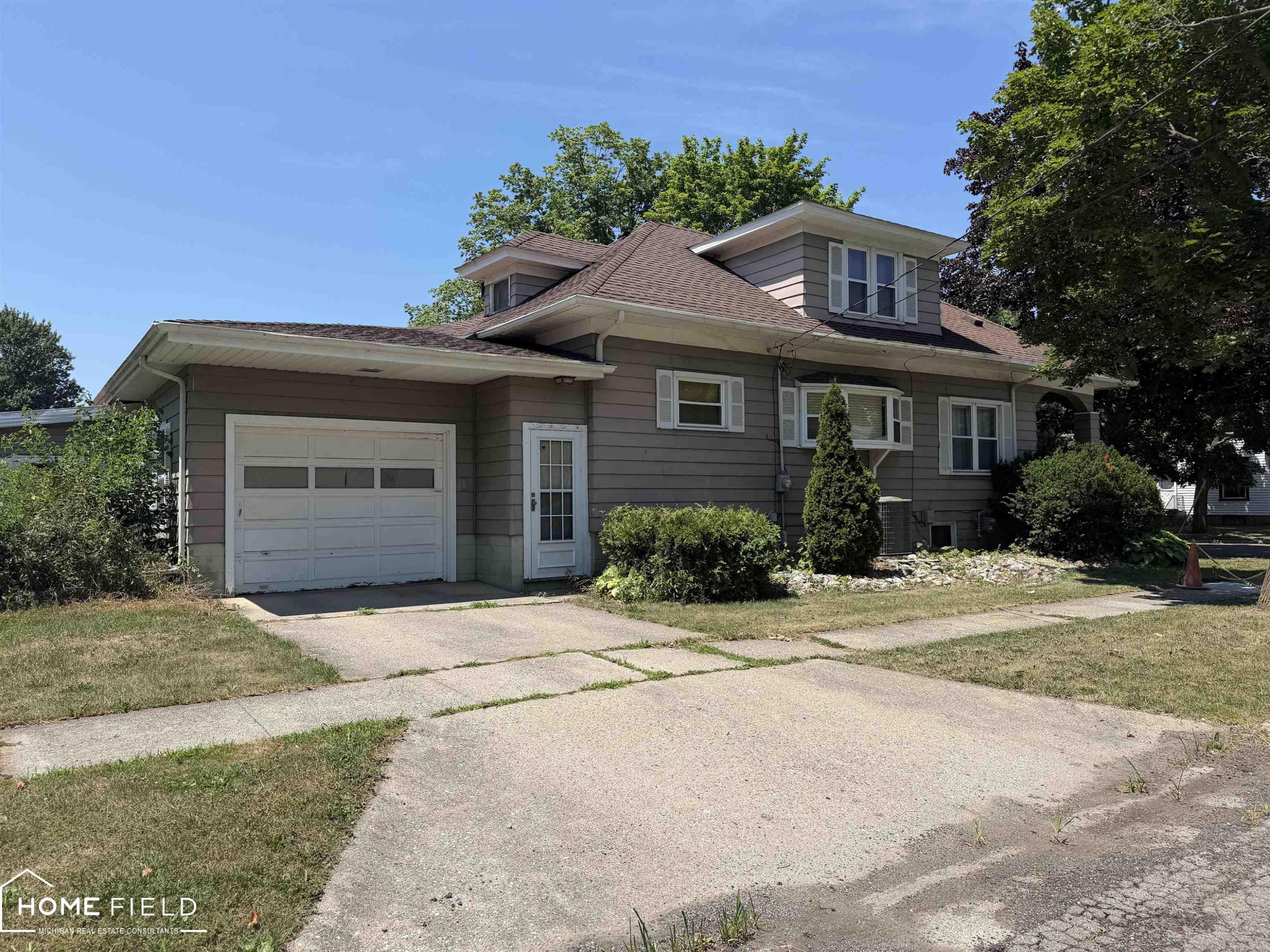 803 Ament Street, Owosso, MI 48867 — Photo 2