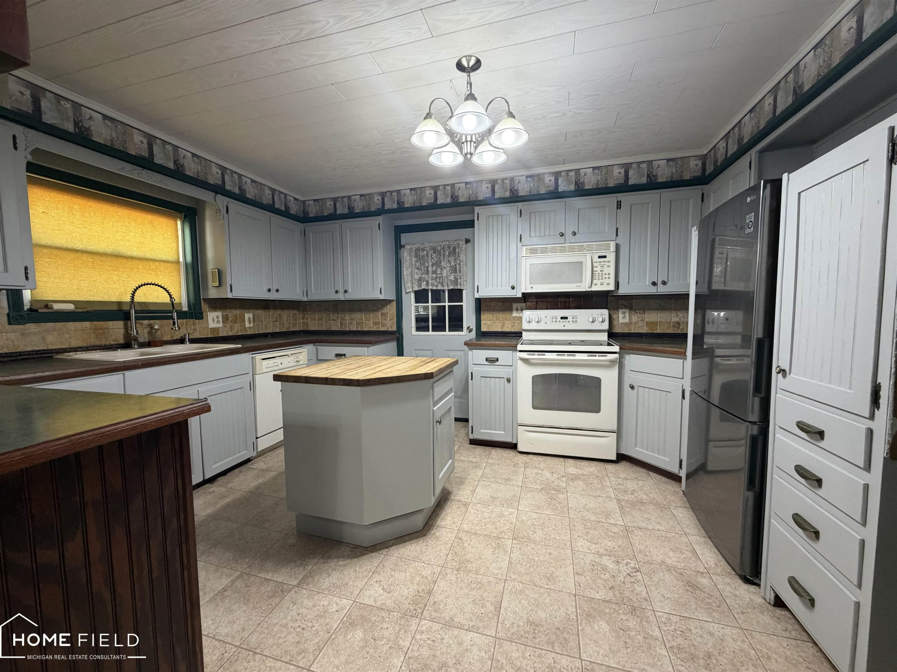 803 Ament Street, Owosso, MI 48867 — Photo 4