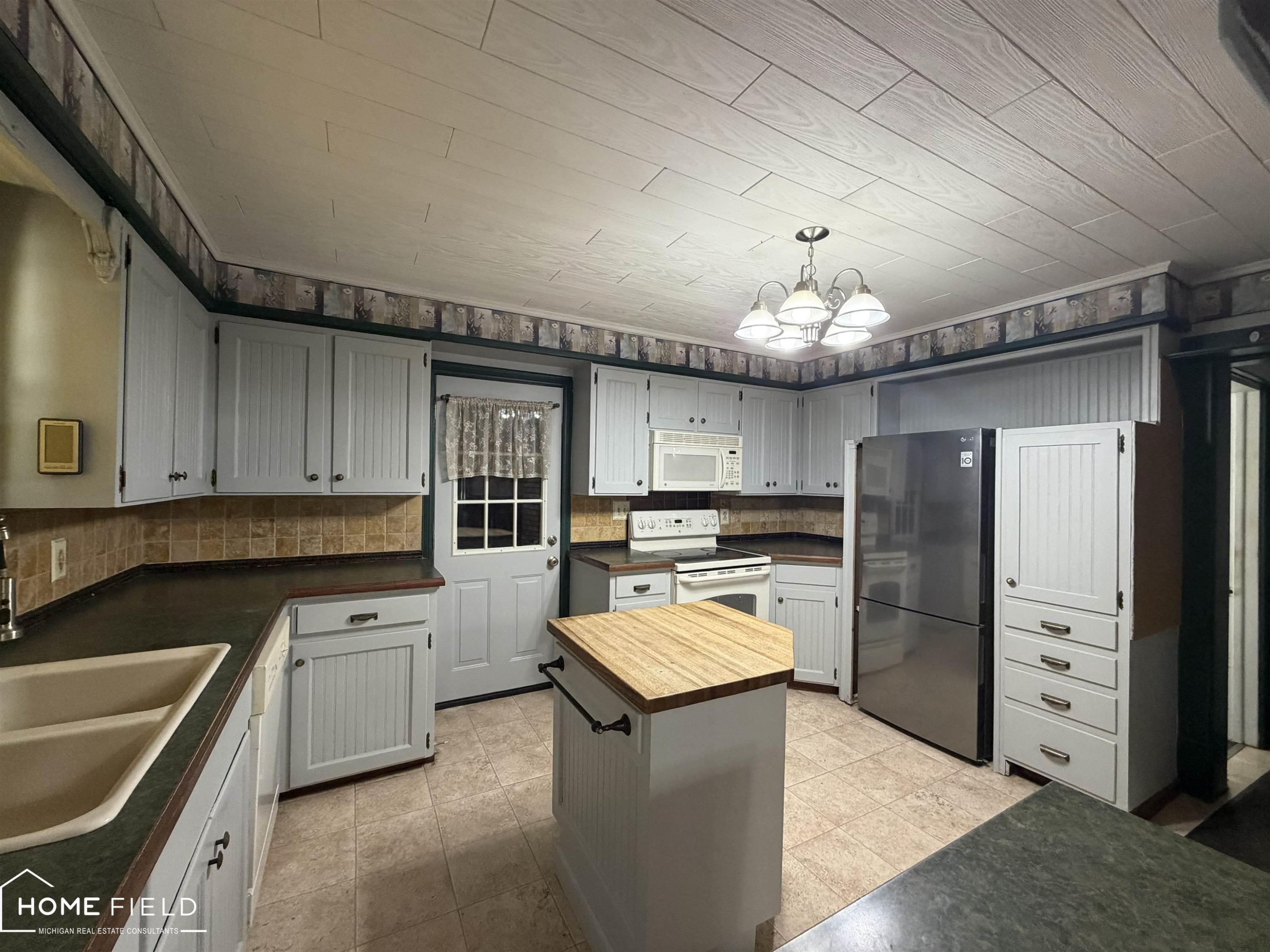 803 Ament Street, Owosso, MI 48867 — Photo 5