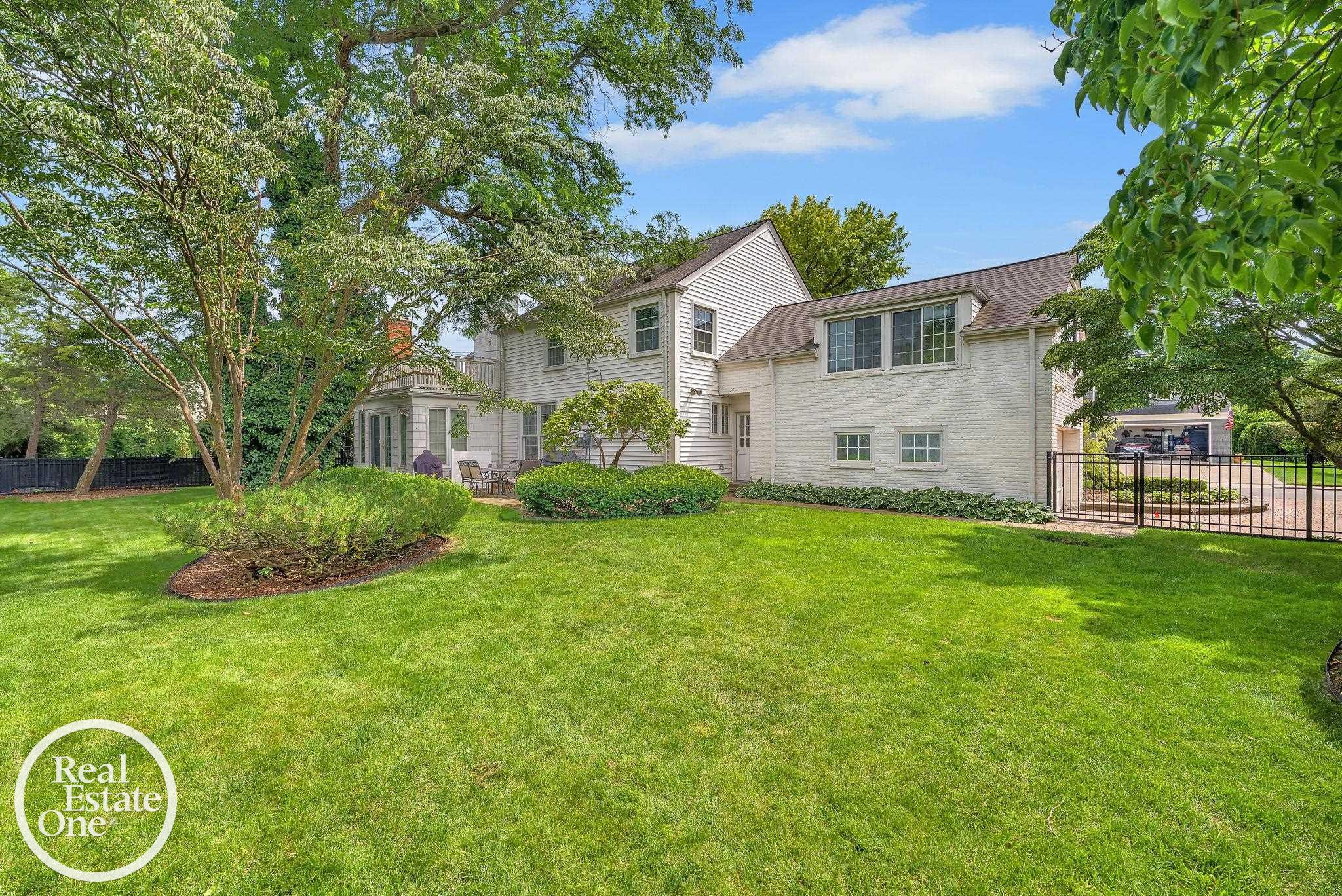 90 Colonial Road, Grosse Pointe Shores, MI 48236 — Photo 2