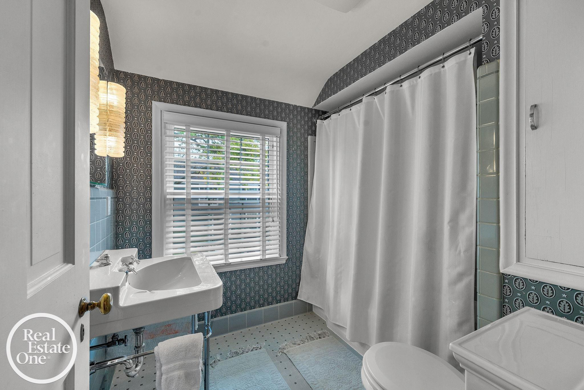 90 Colonial Road, Grosse Pointe Shores, MI 48236 — Photo 29