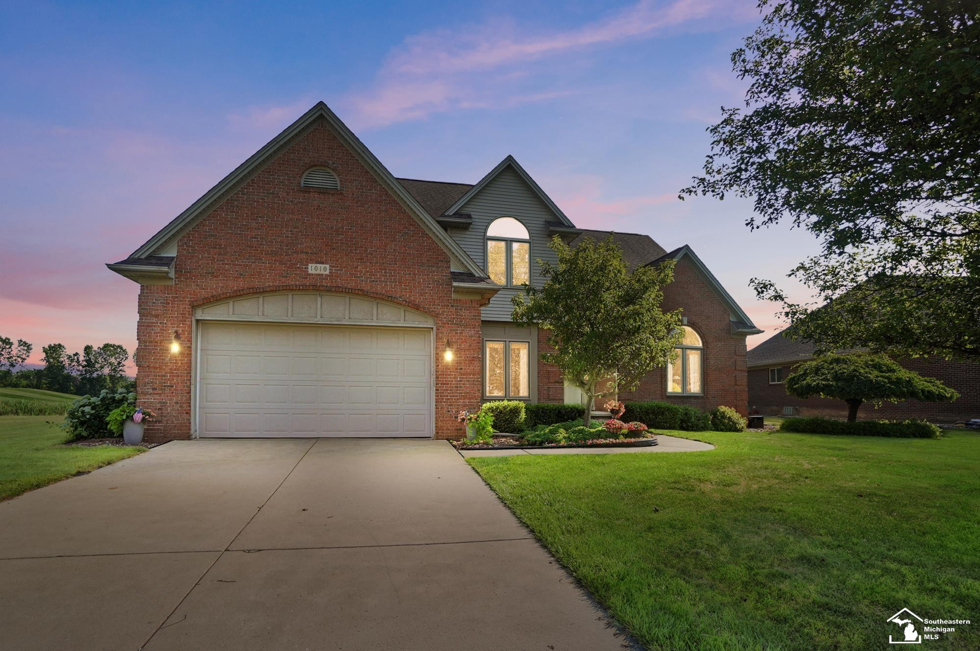 1010 Saint James Park, Monroe, MI 48161