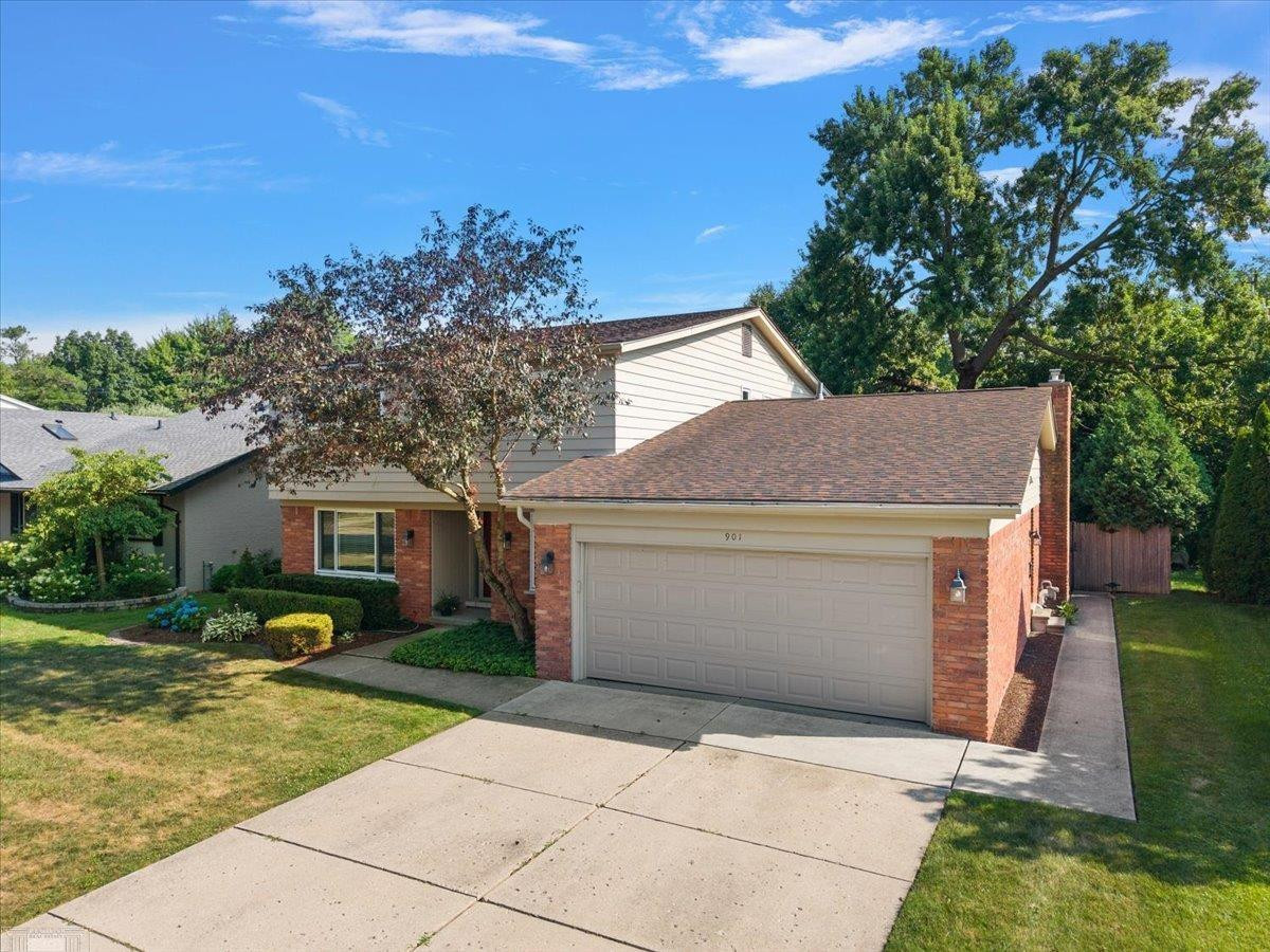 901 Hollywood Avenue, Grosse Pointe Woods, MI 48236 — Photo 3