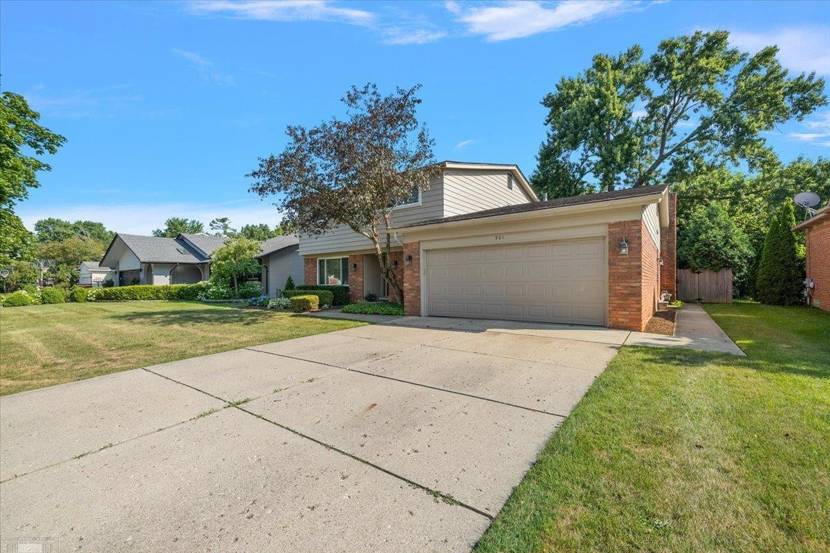 901 Hollywood Avenue, Grosse Pointe Woods, MI 48236 — Photo 5